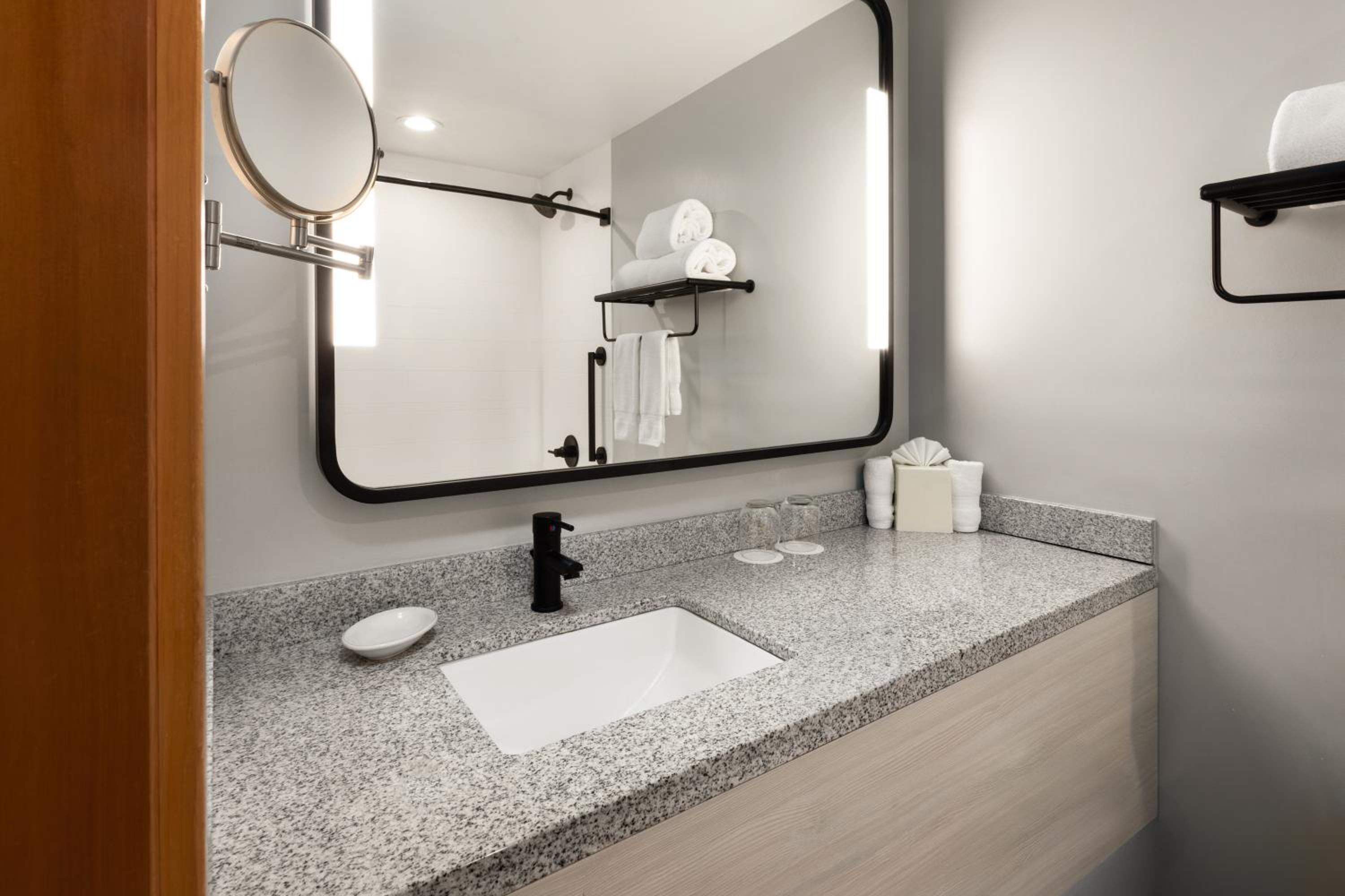 King Patio Room - Non-Smoking