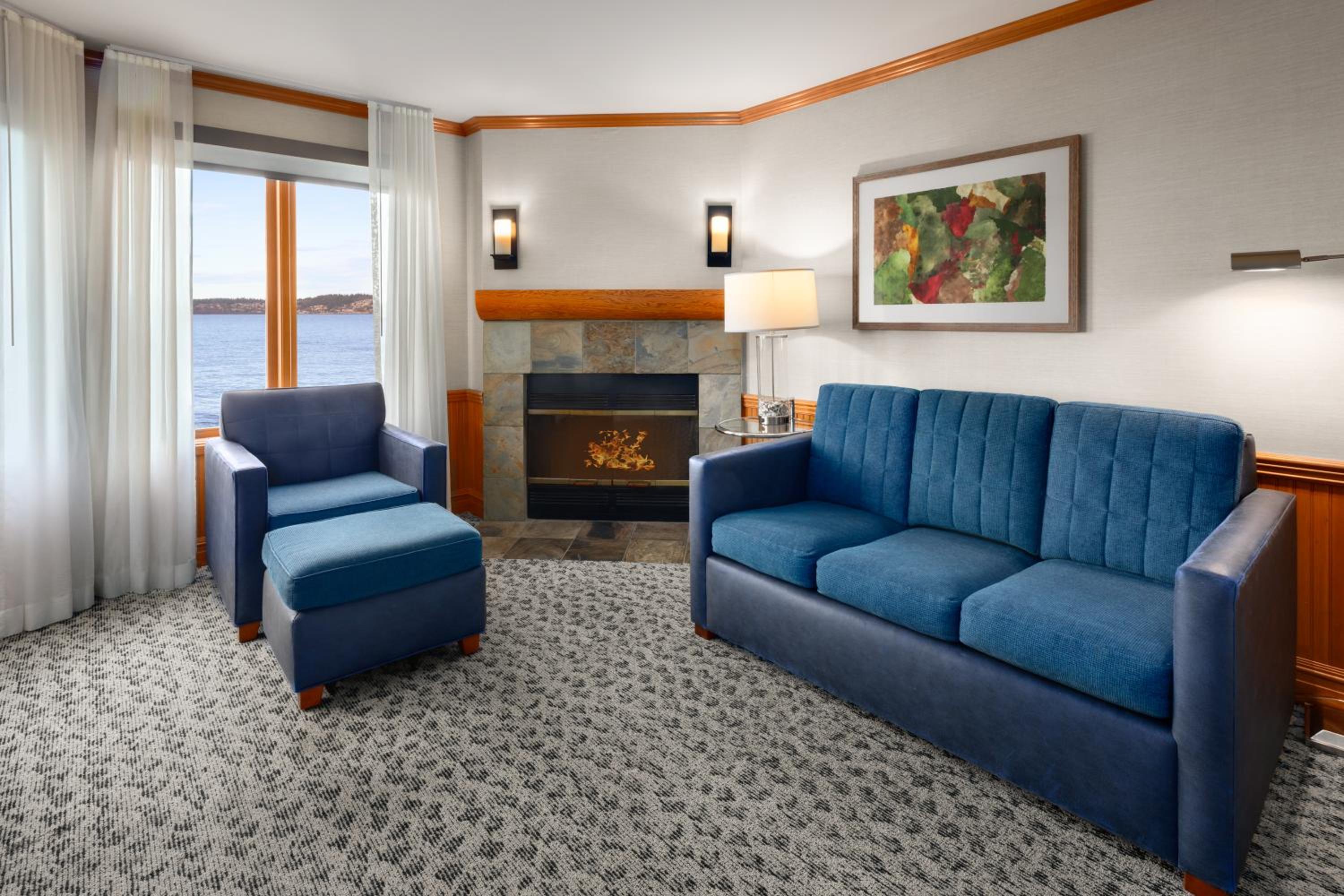 Premier King Room with Fireplace and Water View - Non-Smoking