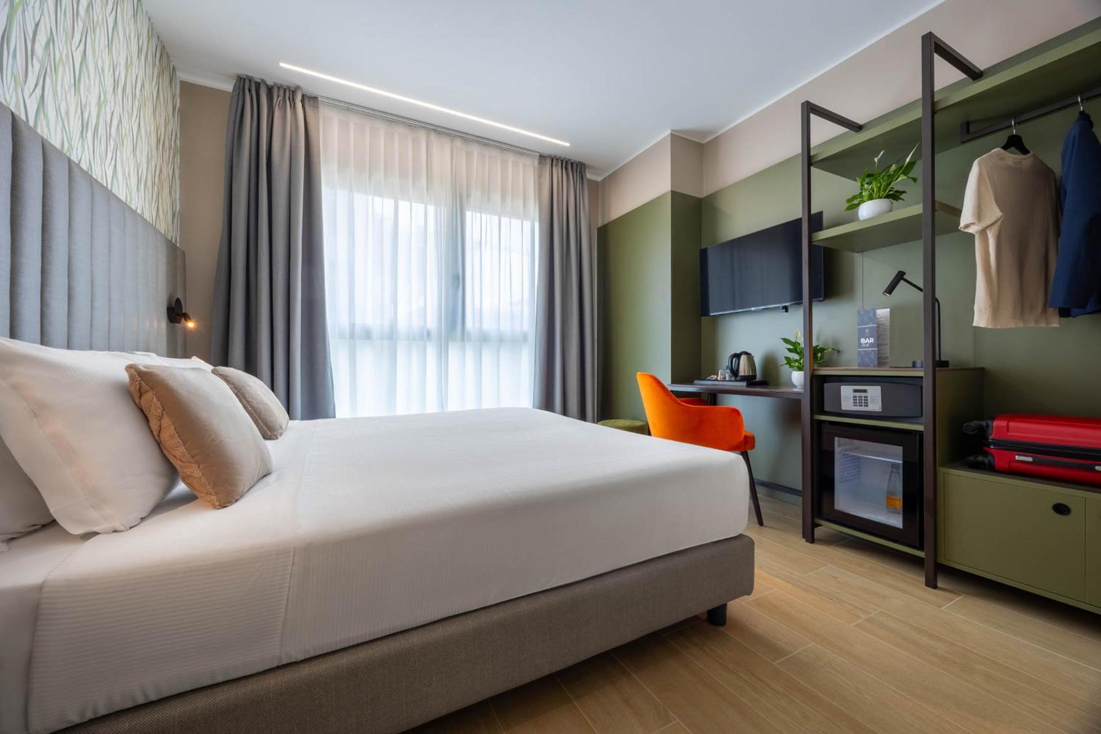 Deluxe Double or Twin Room