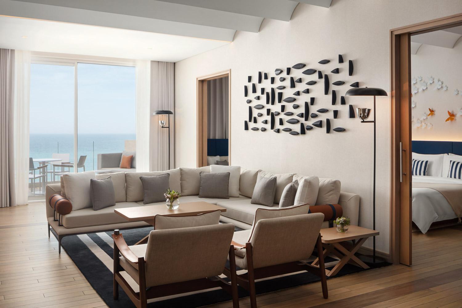 Caroline Astor King Suite with Balcony and Sea View