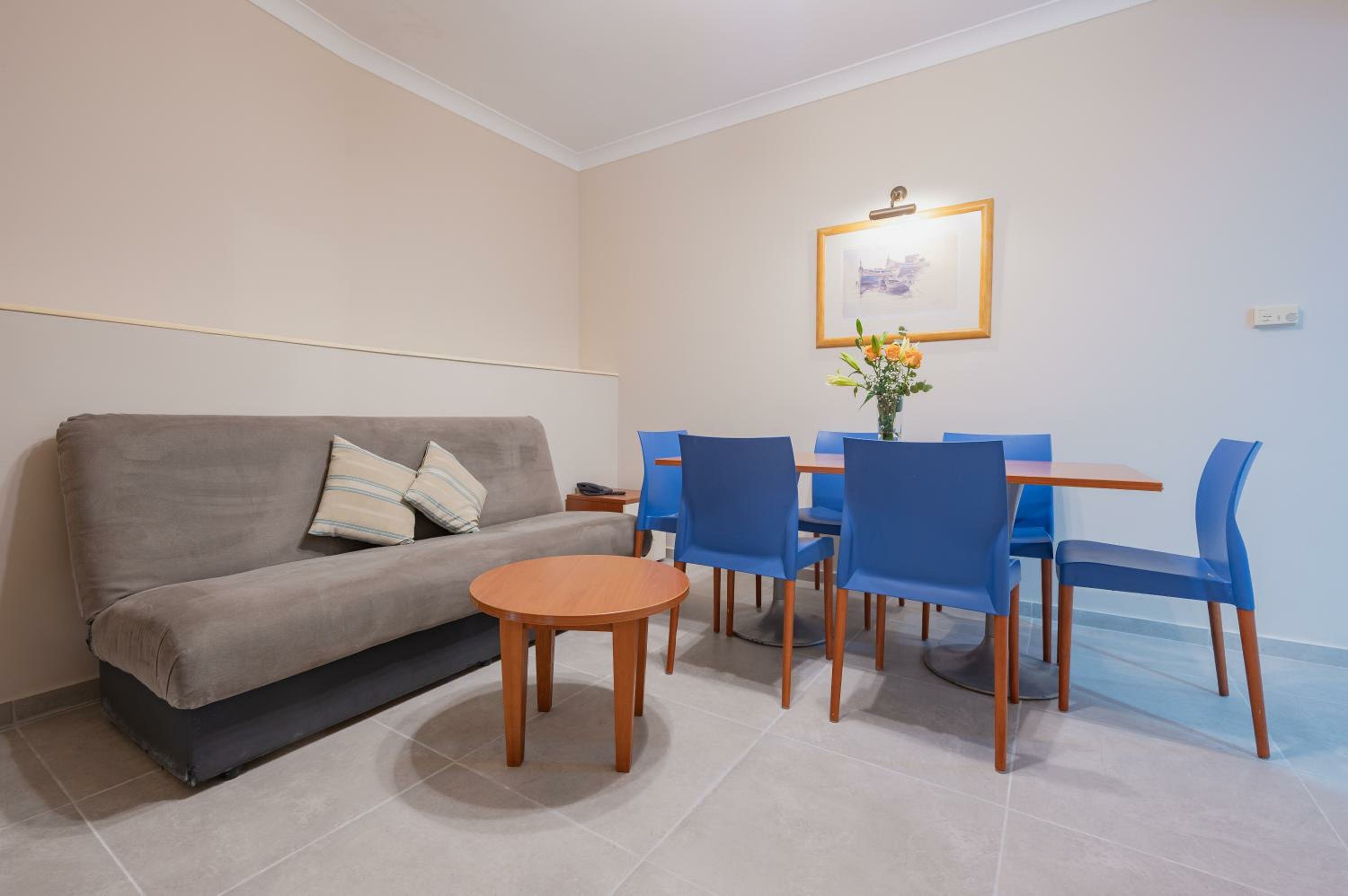 Apartment with Inland View