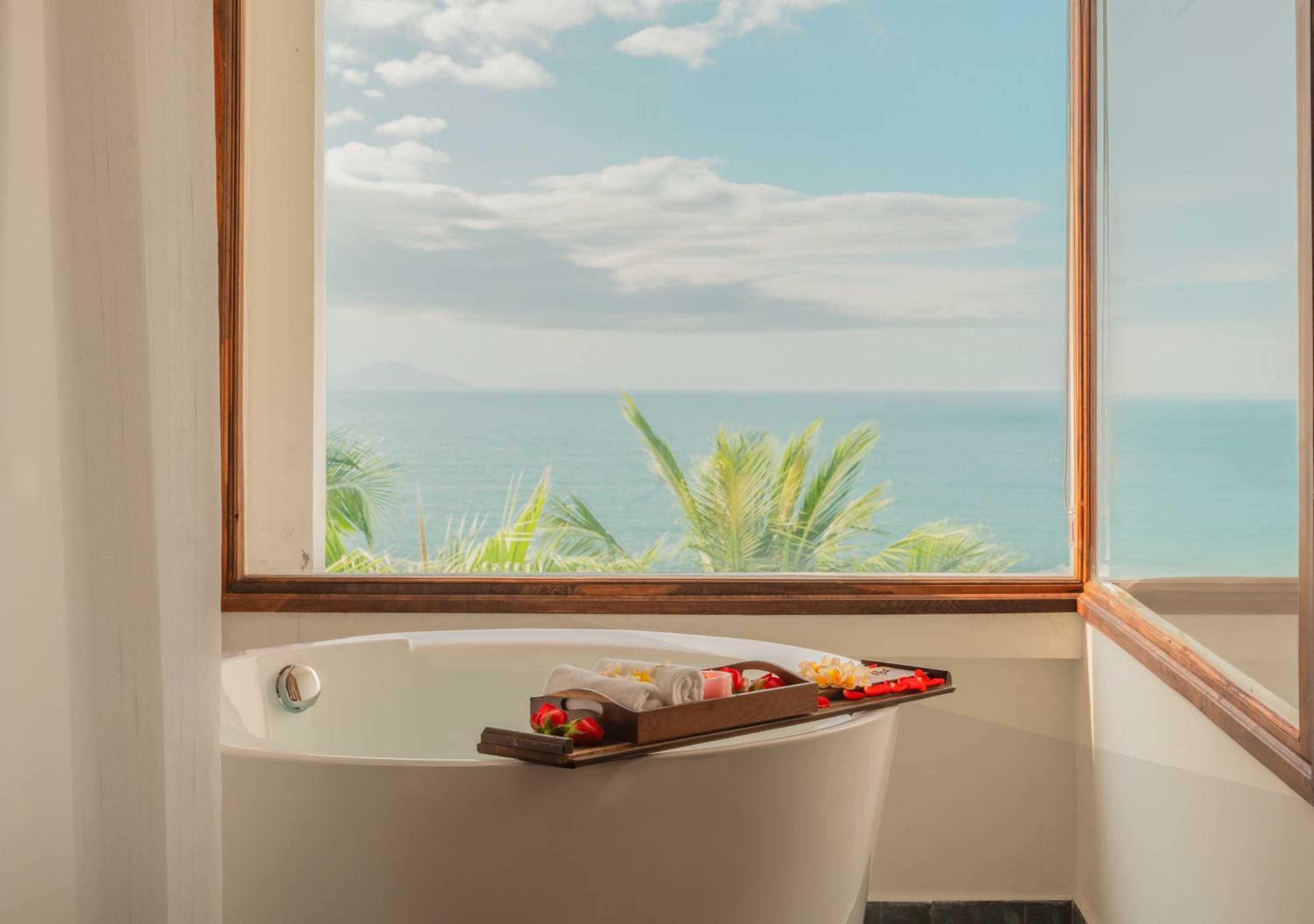 Executive Ocean Suite King - Free Sailing Tour