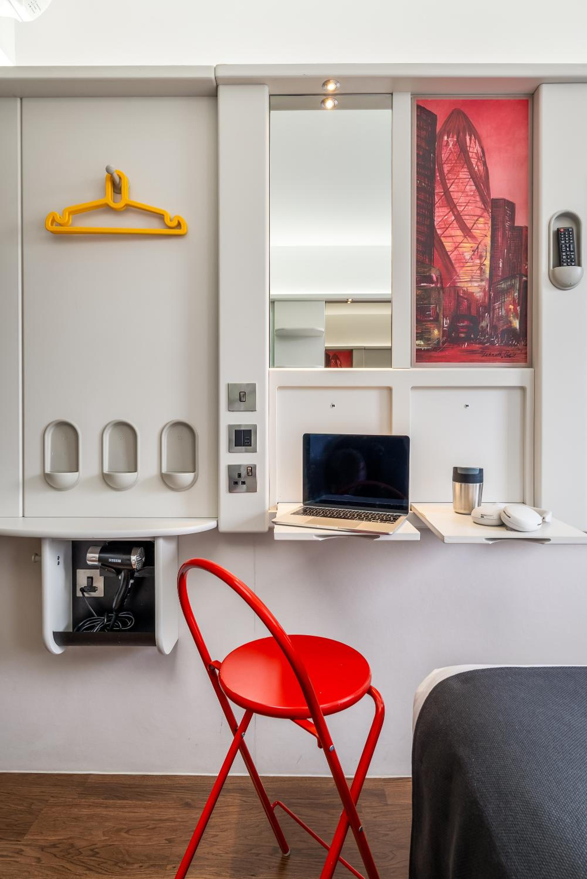 Classic Double Room - with Window