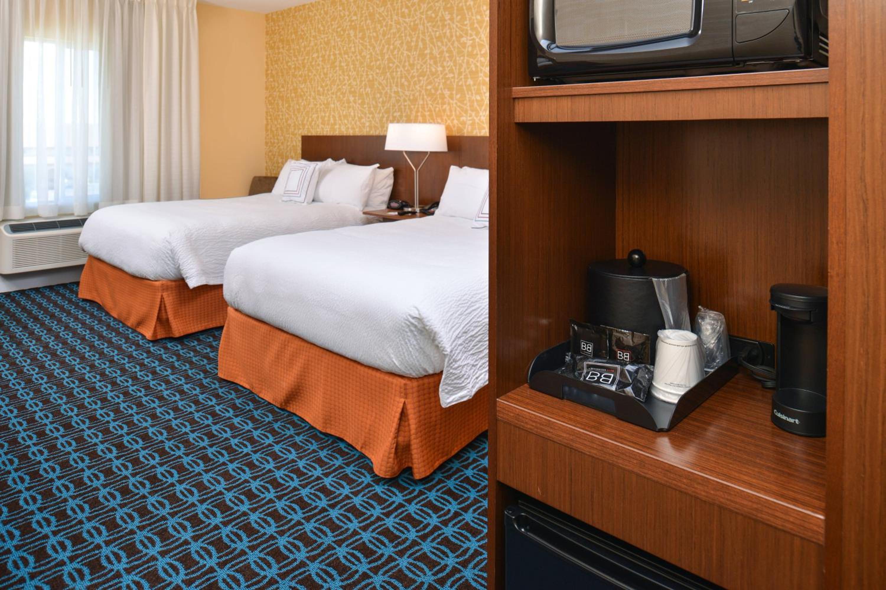 Queen Room with Two Queen Beds - Hearing Accessible