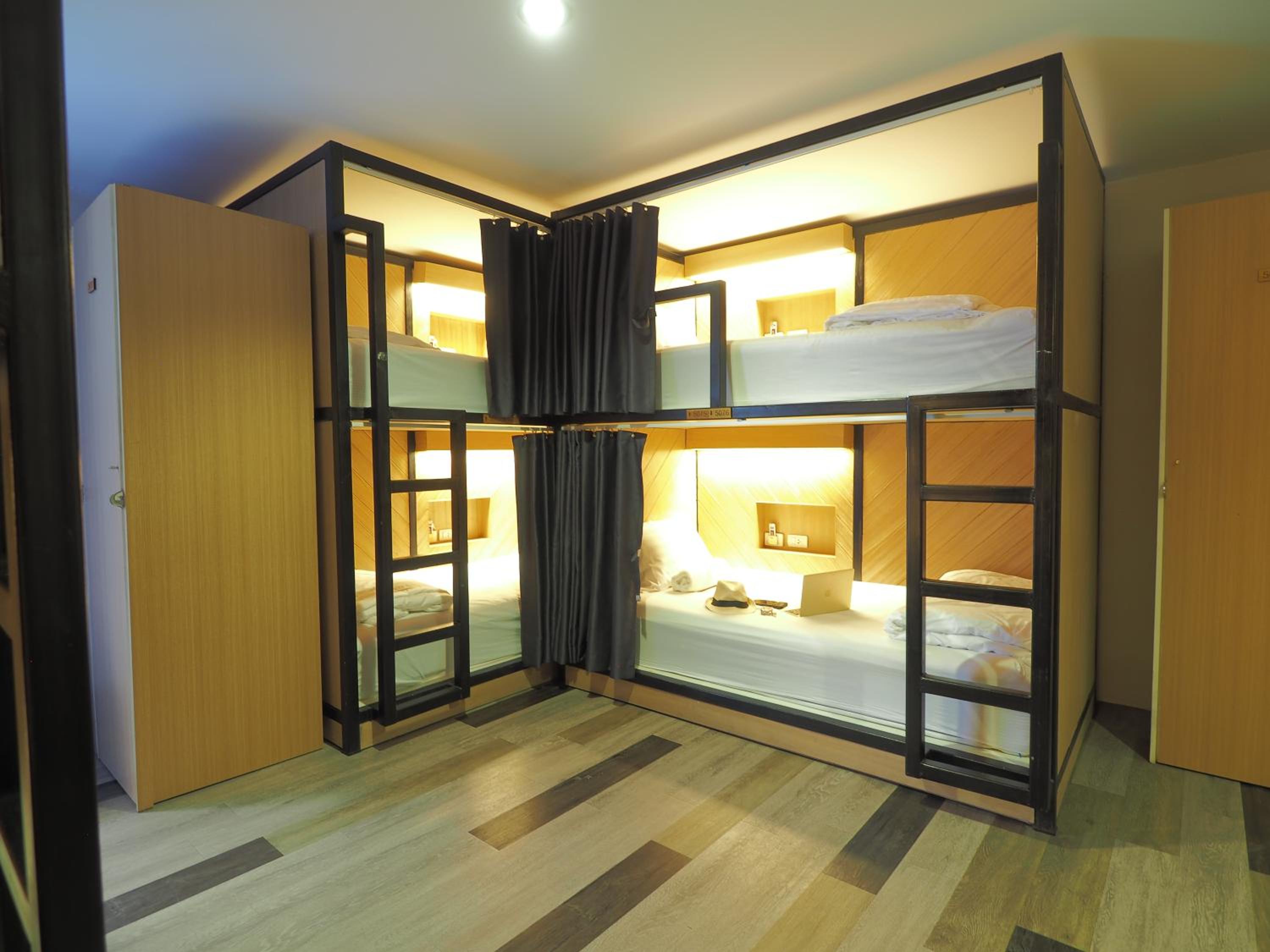 Bed in 8 Bed Mixed Dormitory Room