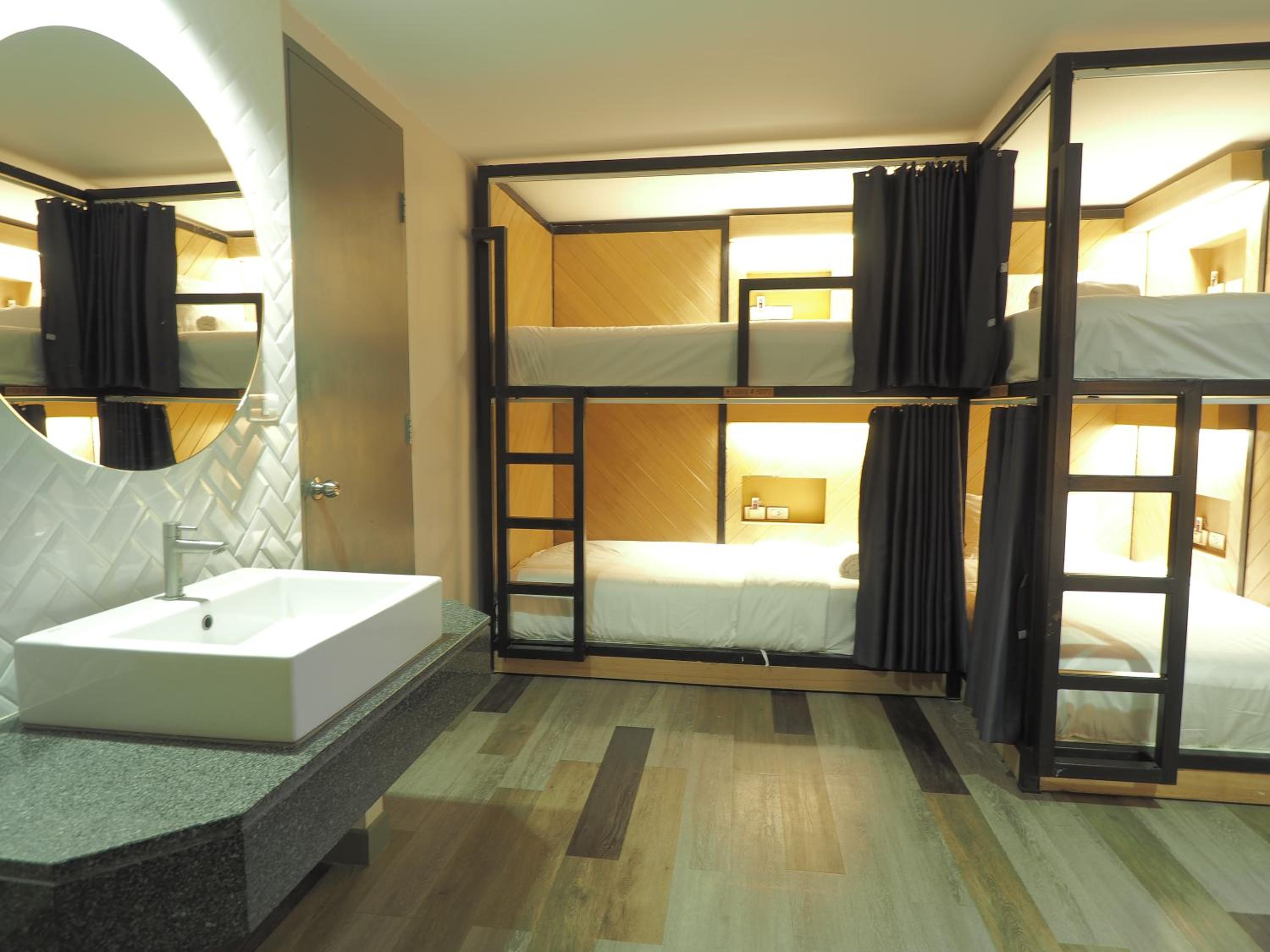 Bed in 8 Bed Mixed Dormitory Room