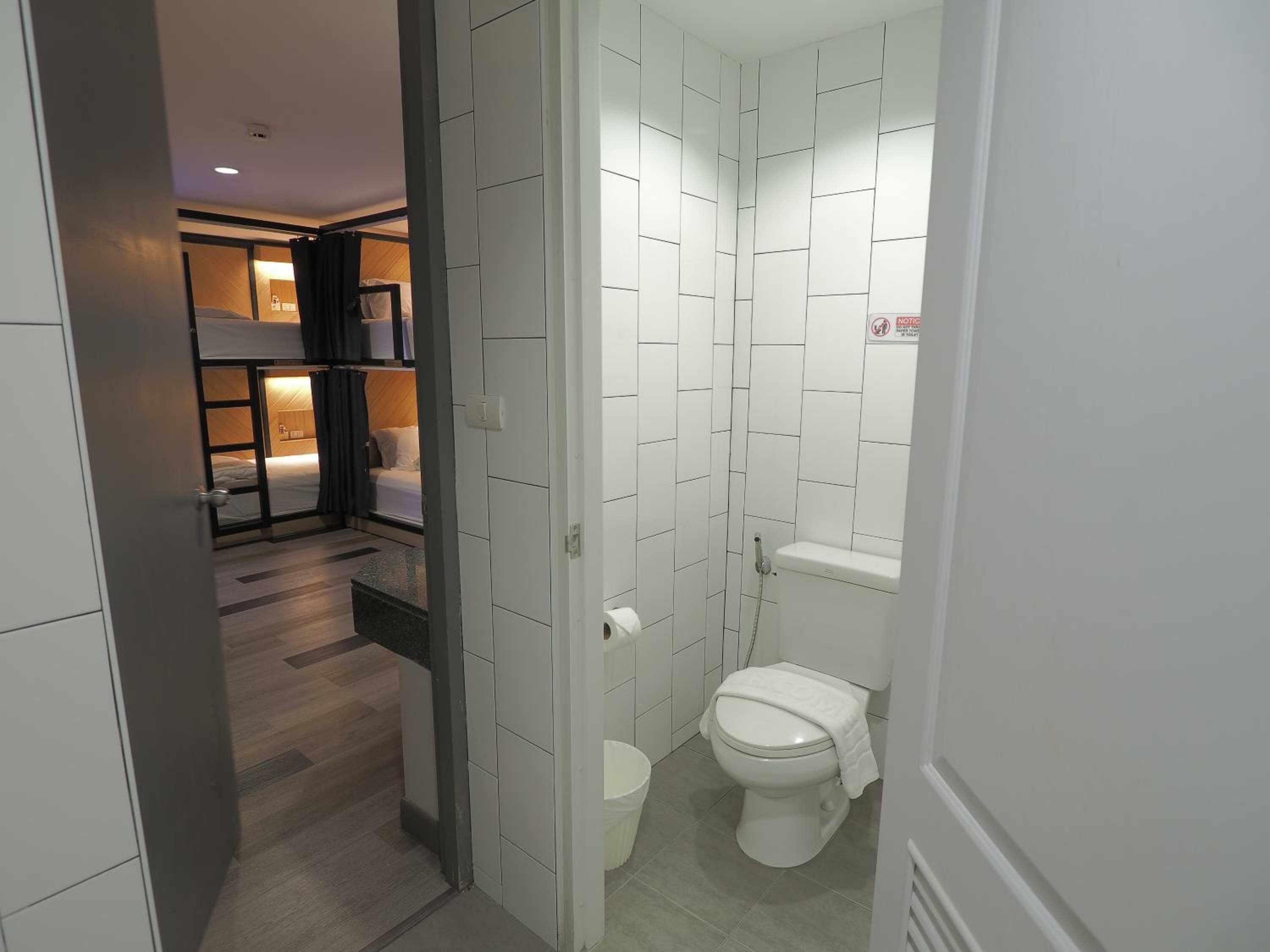 Bed in 8 Bed Mixed Dormitory Room