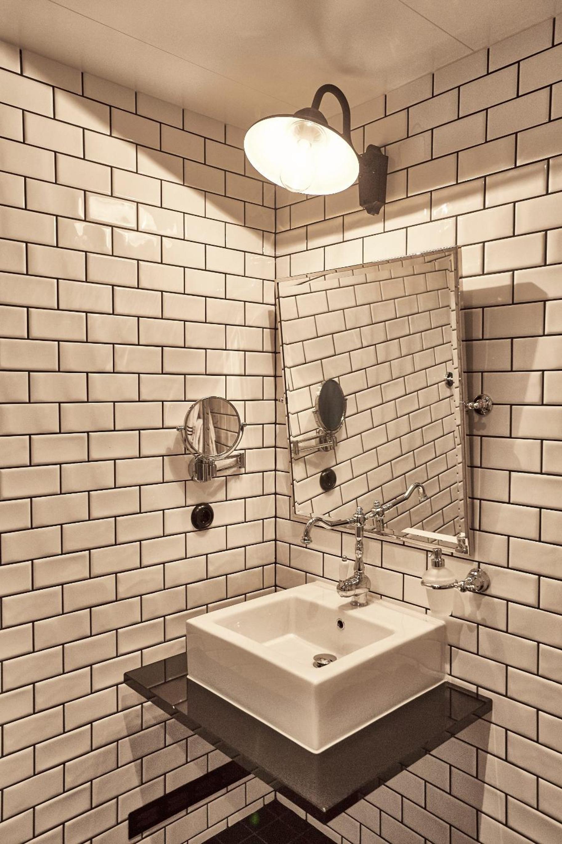 Standard Double Room with Lake View