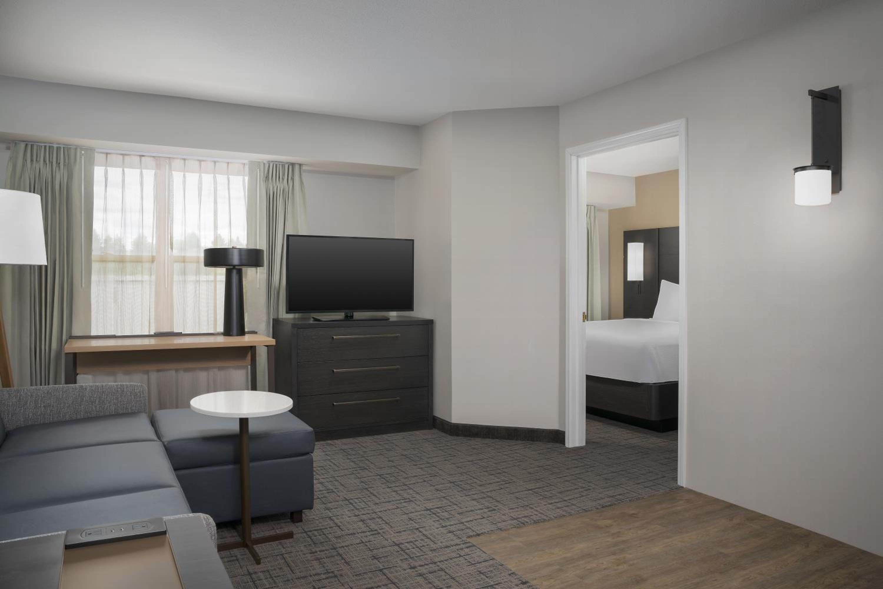 One-Bedroom Queen Suite with Sofa Bed - Hearing Accessible