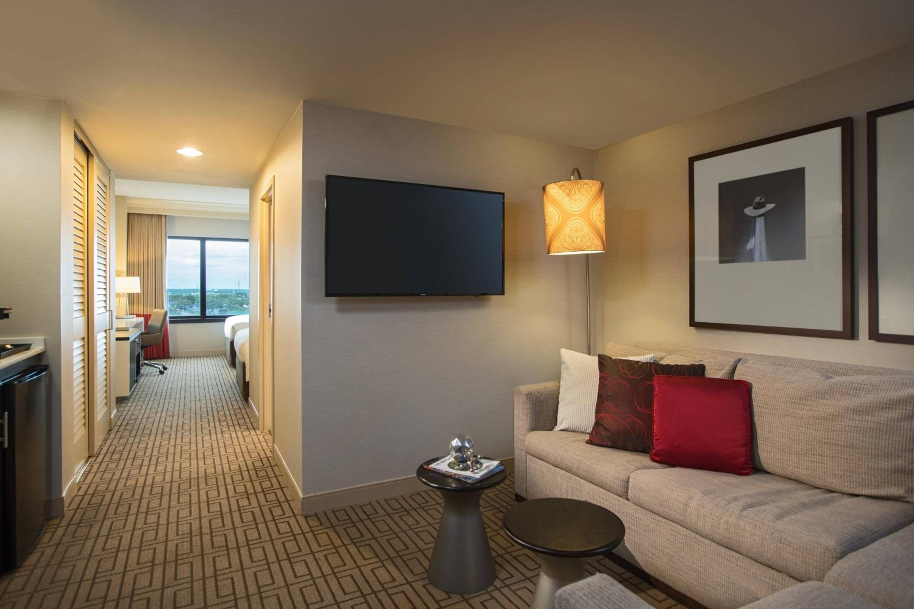 Signature King Suite