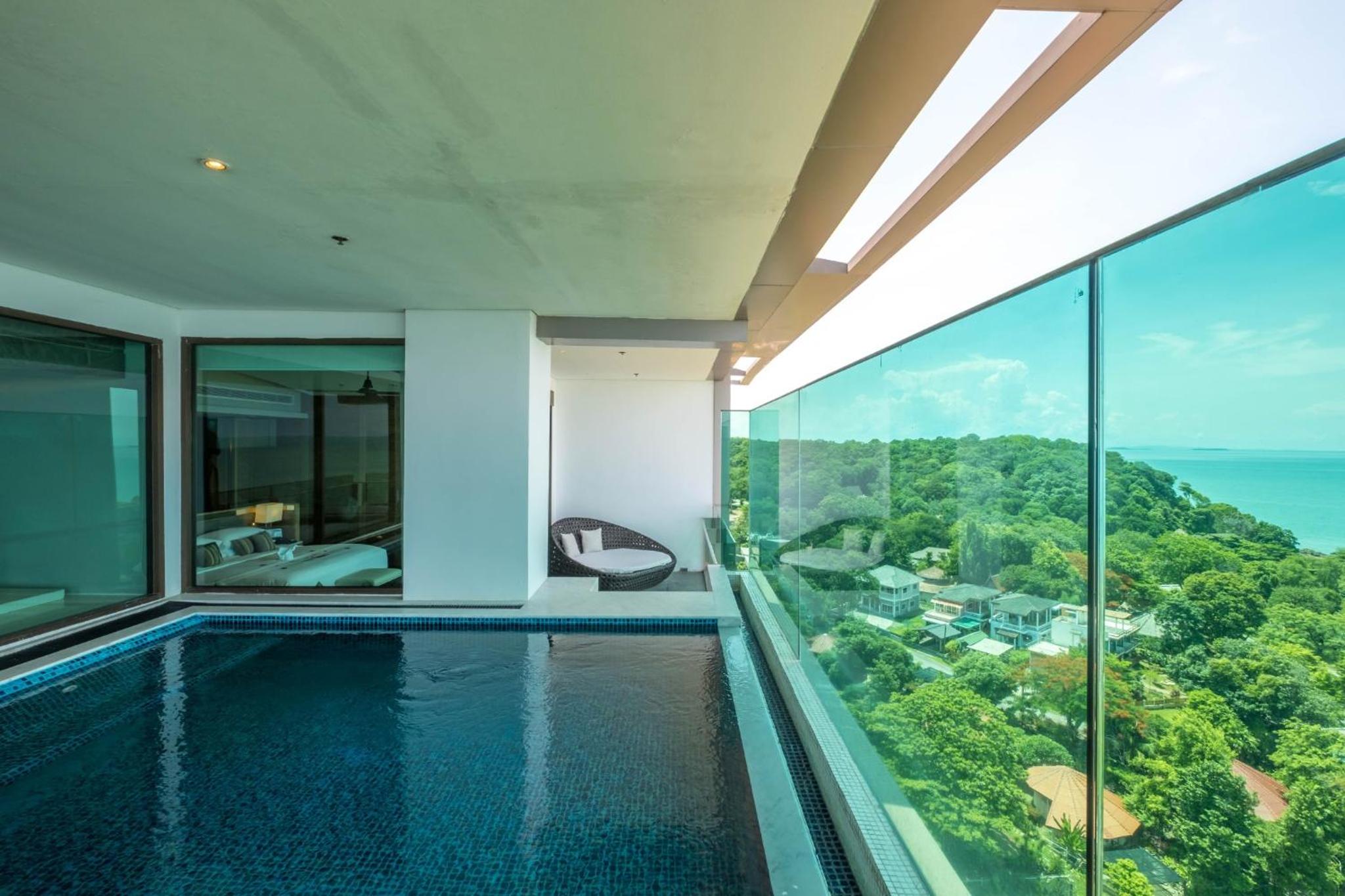 King Suite with Private Pool and Ocean View