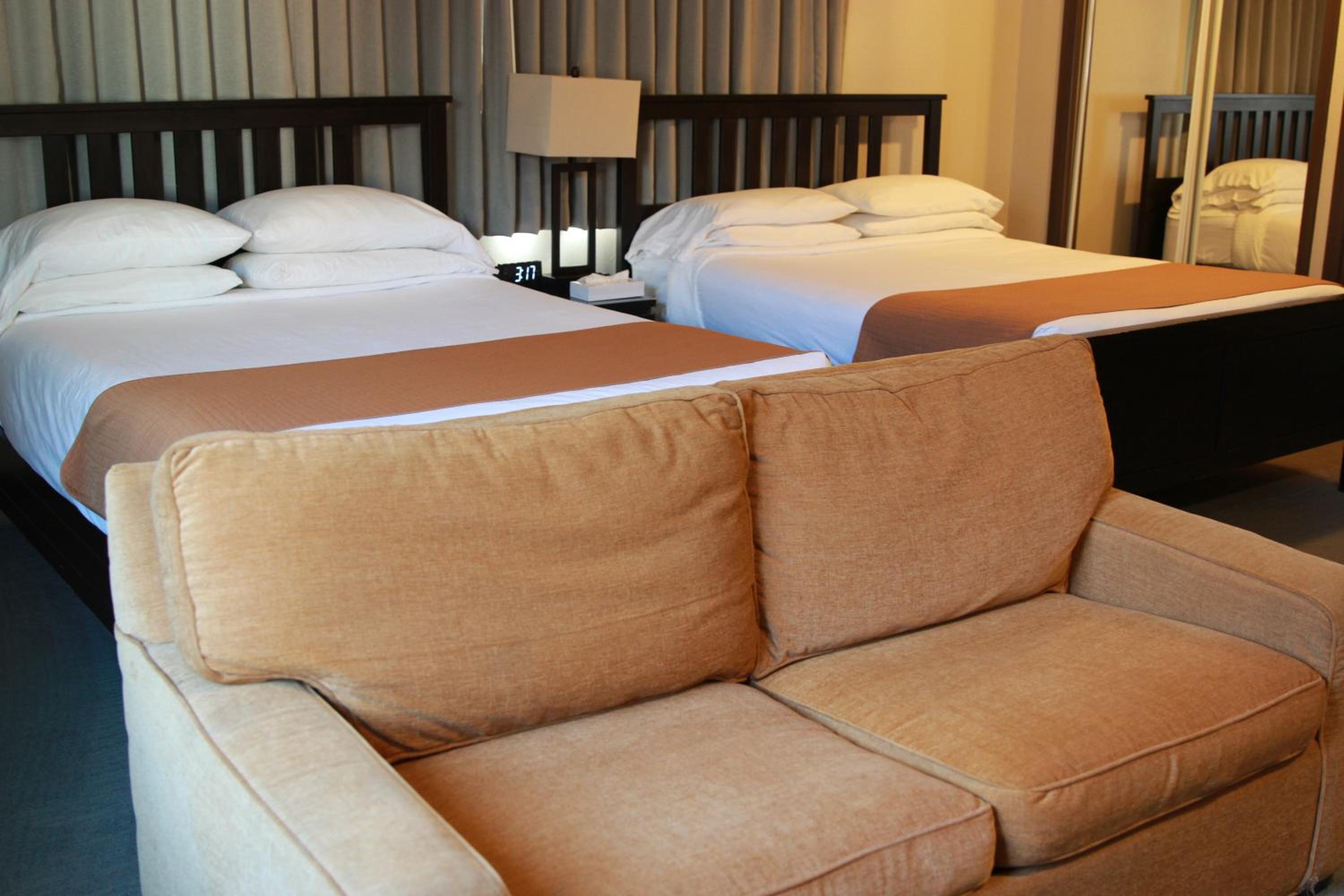 Deluxe Queen Room with Two Queen Beds
