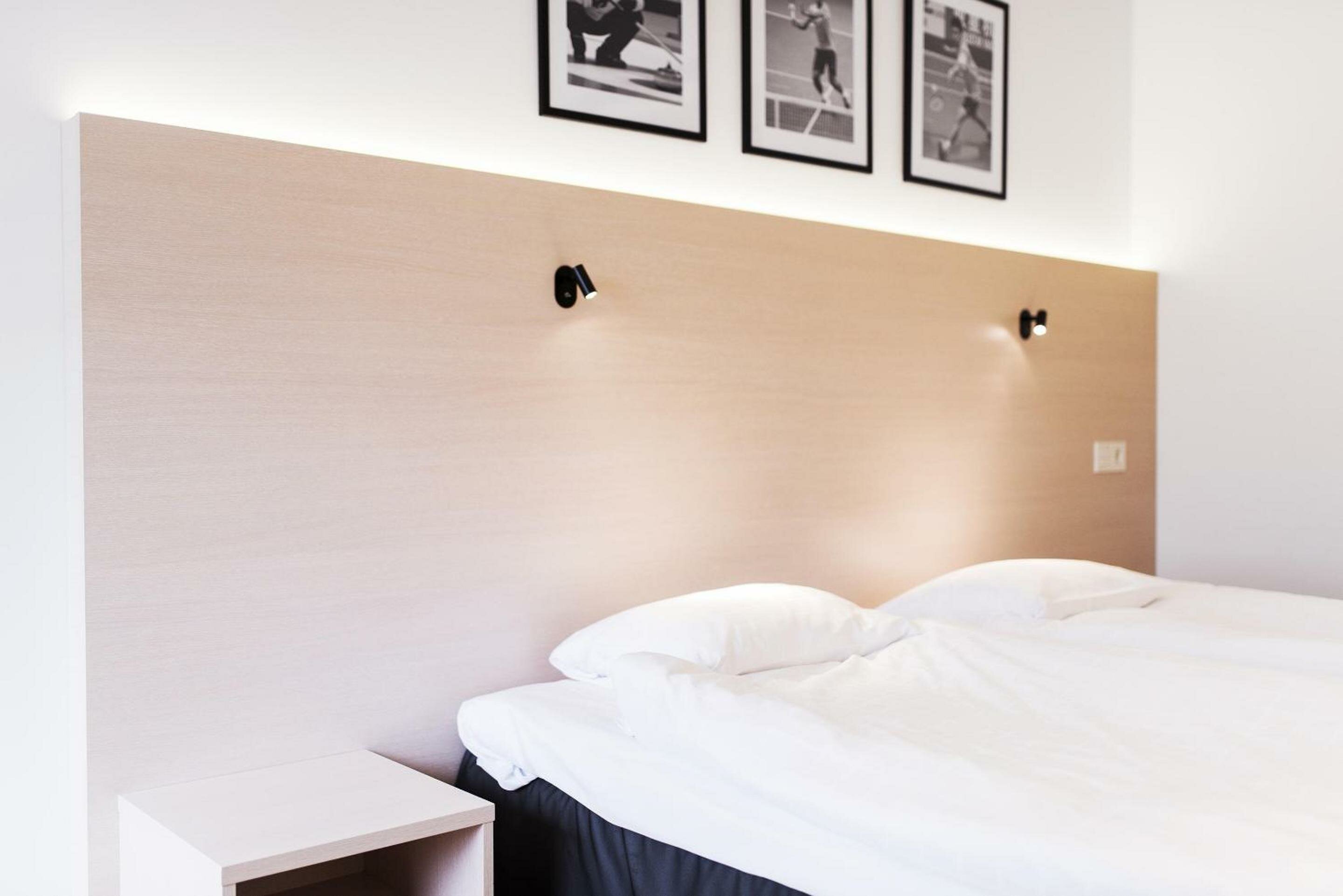 Business Room with Two Single Beds, Chair Bed and Mini Bar - Non-Smoking