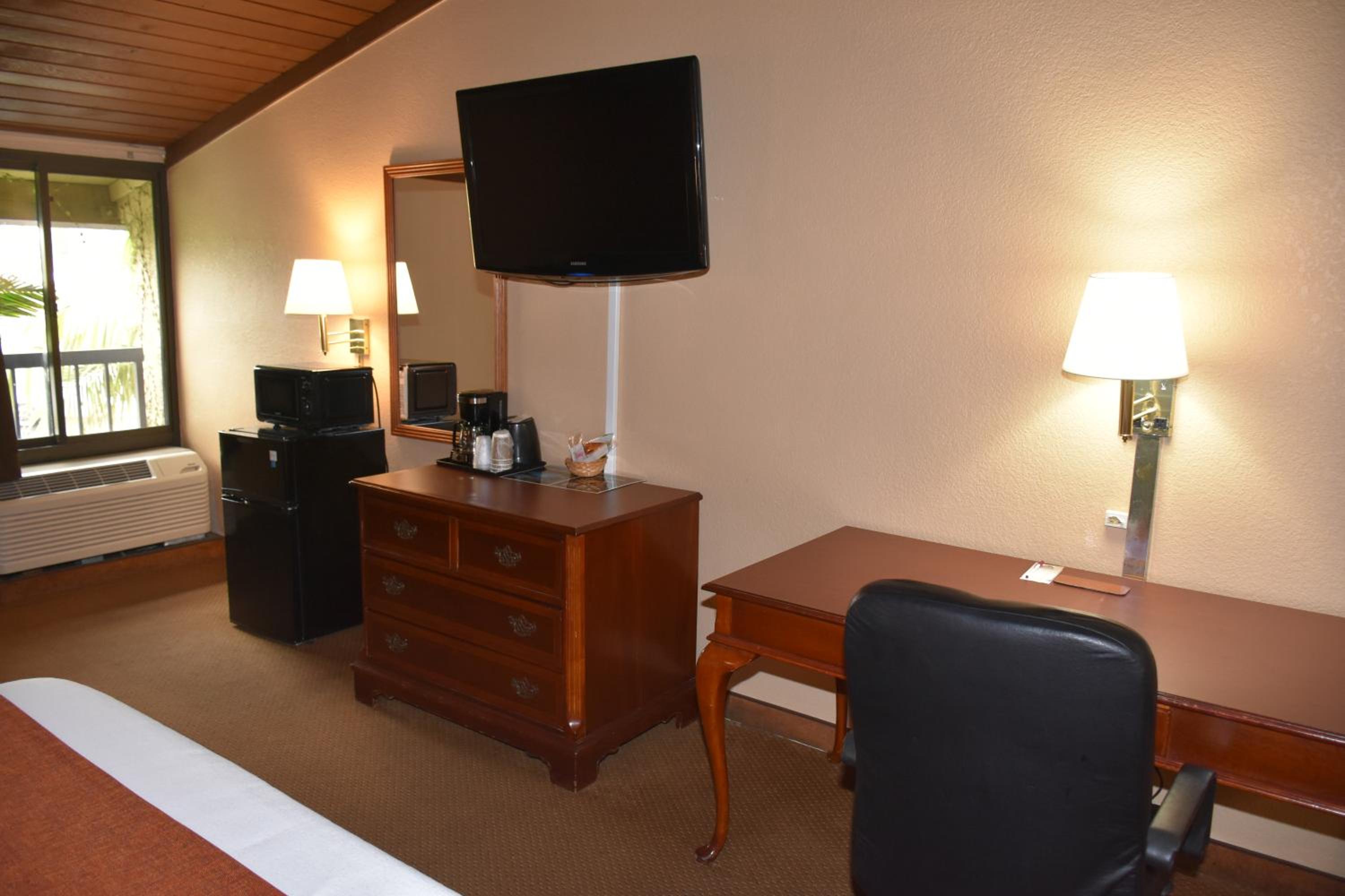 King Room with Pool View