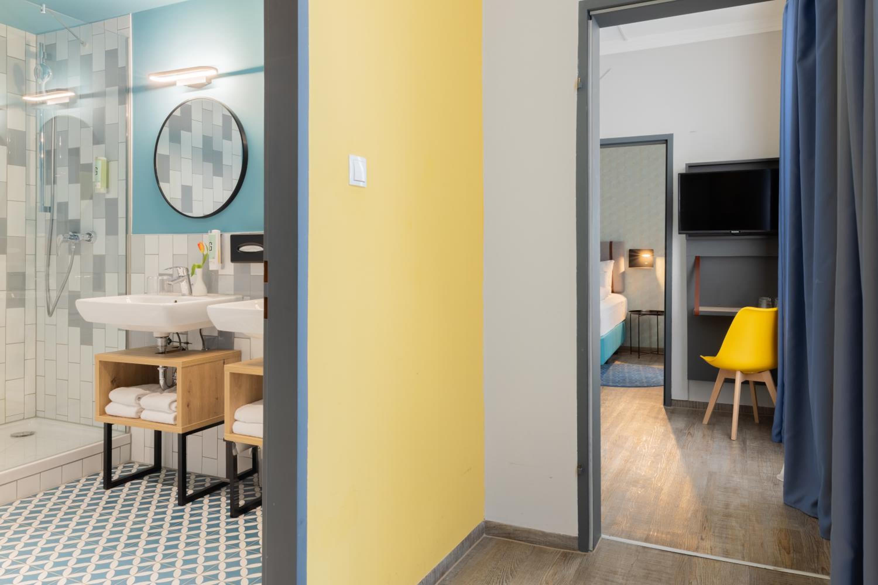 Standard Family Room with Two Queen Beds