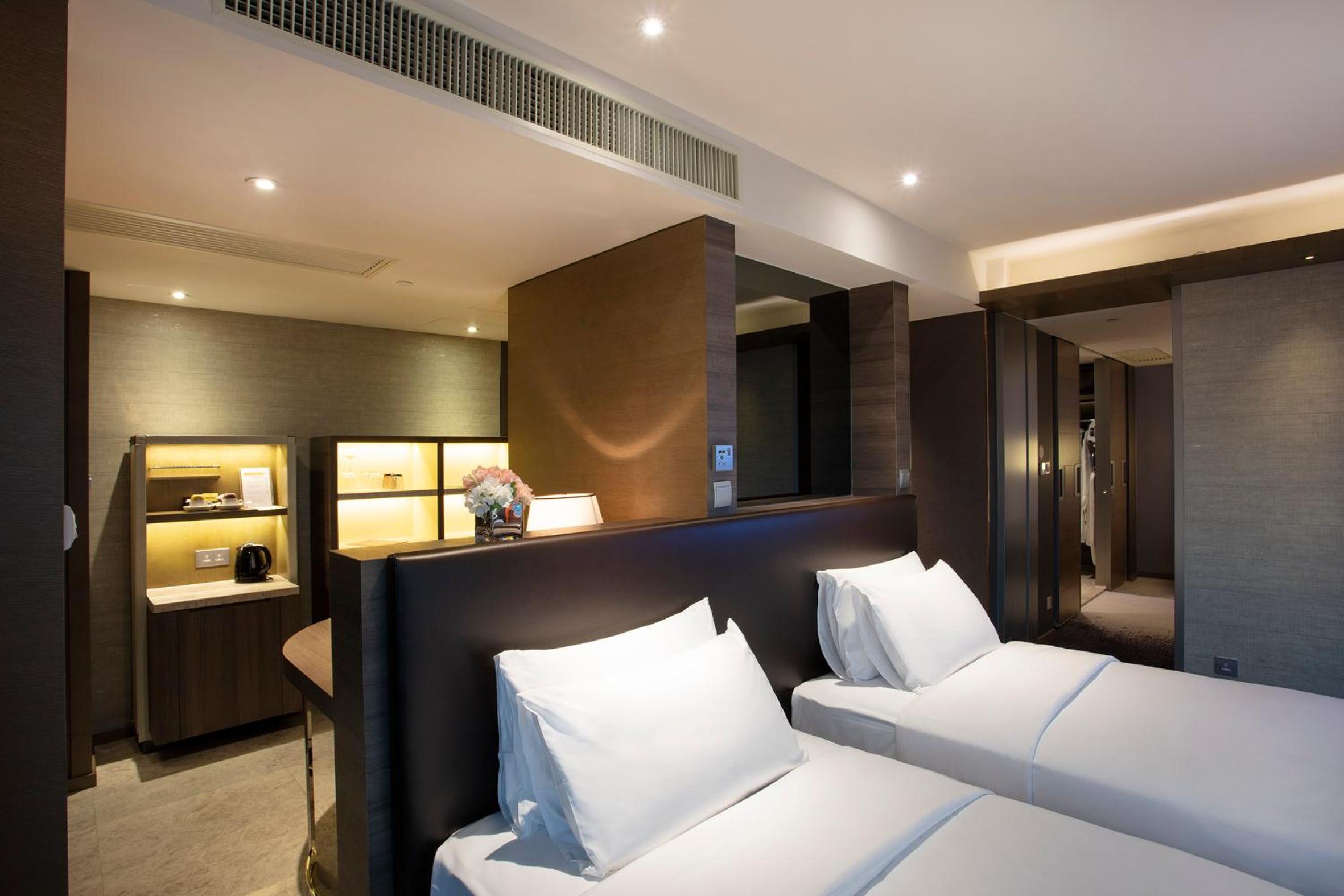 Plaza Delights Family Plus