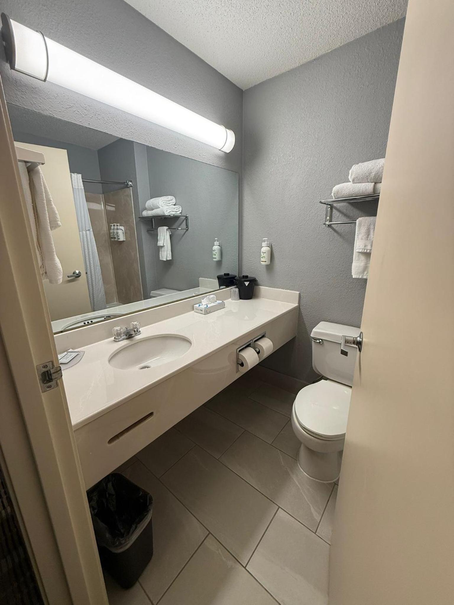 King Room - Non-Smoking