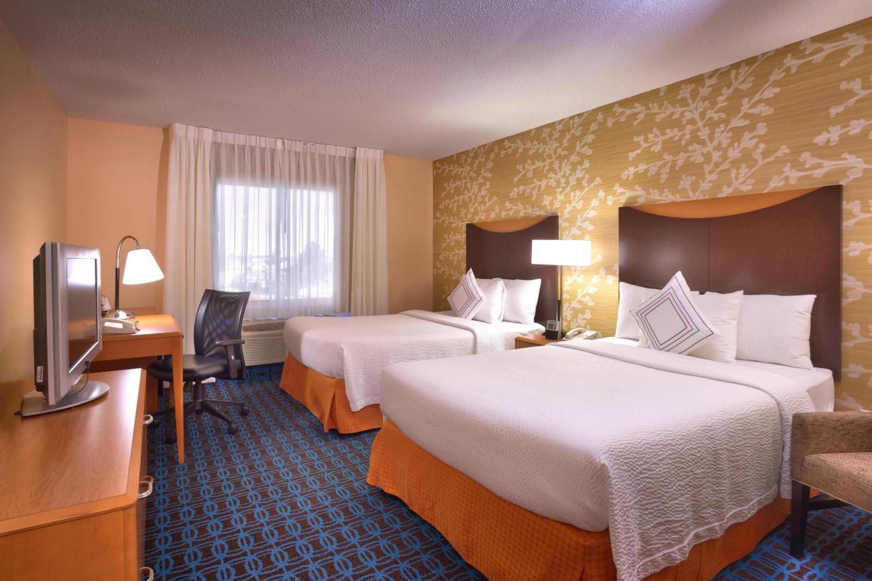 Double Room with Two Double Beds and Adapted Tub - Mobility and Hearing Accessible