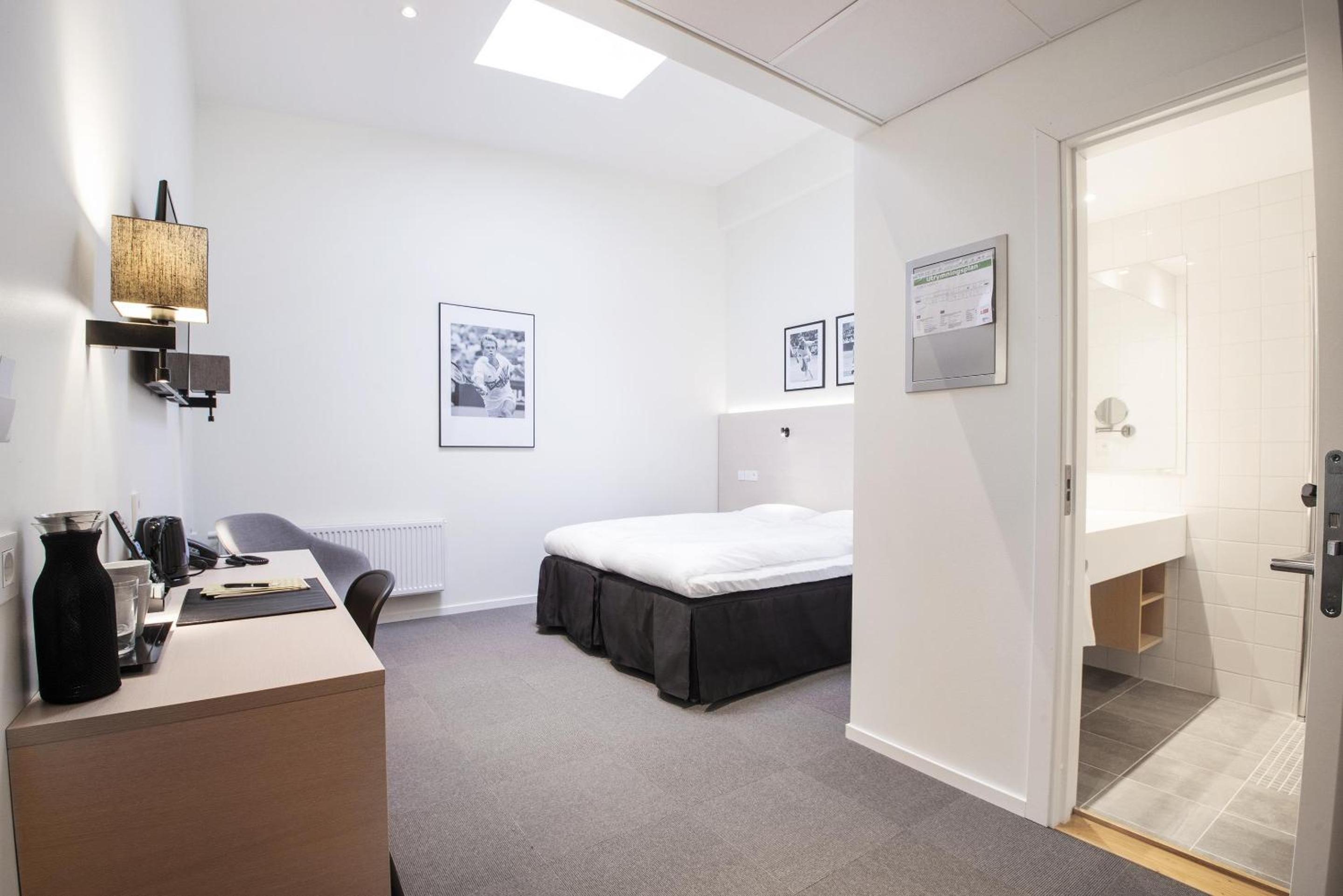 Economy Twin Room - No Window/Non-Smoking