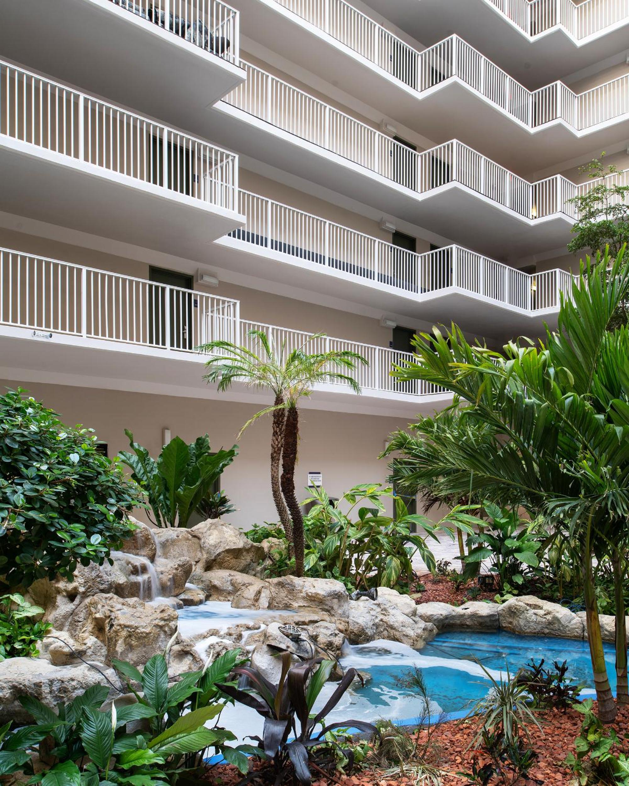 Deluxe Tower King Room - Non-Smoking