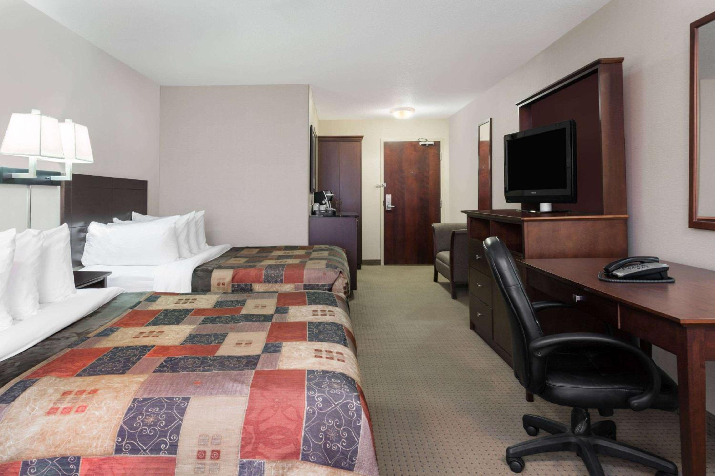 Queen Room with Two Queen Beds - Pet Friendly/Non-Smoking