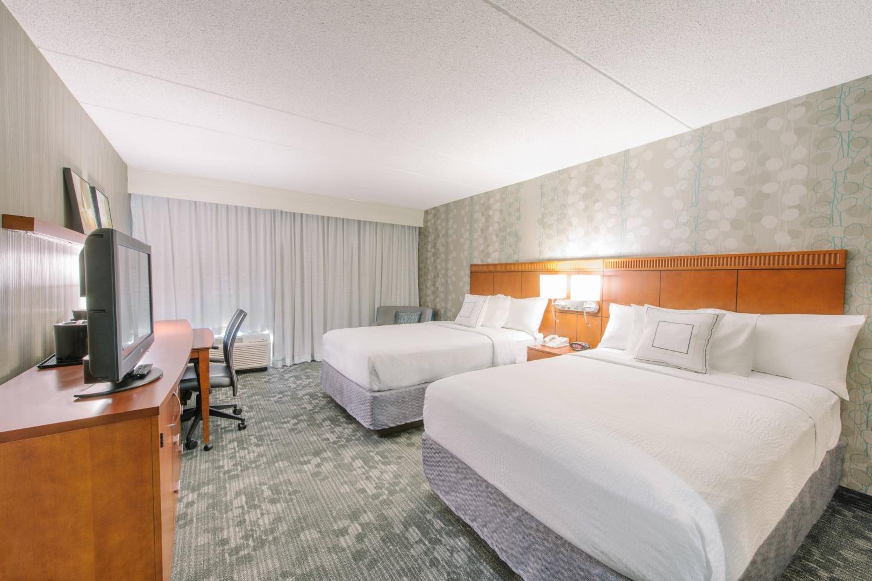 Double Room with Two Double Beds - Hearing Accessible 
