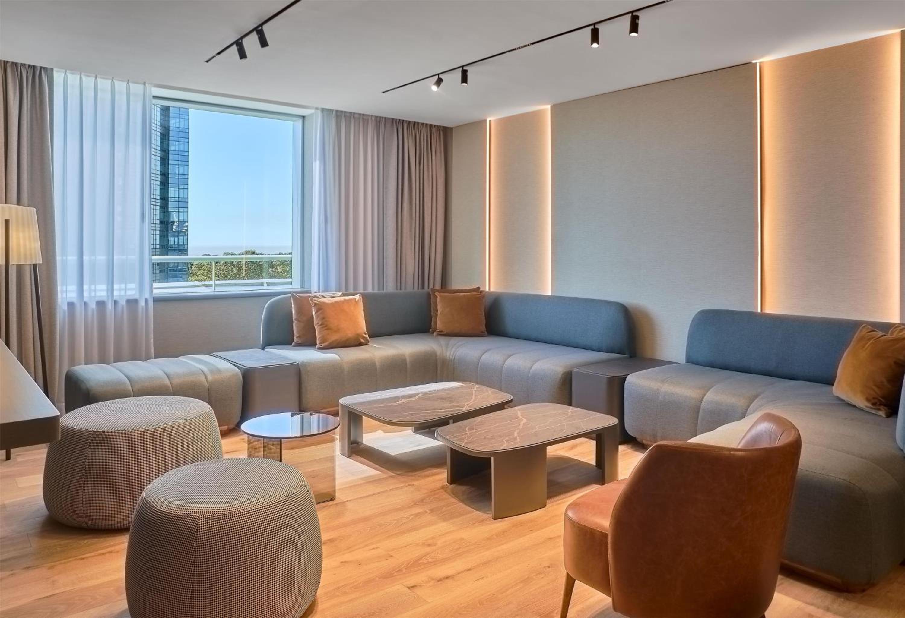 One-Bedroom King Suite with City View - Executive Floor