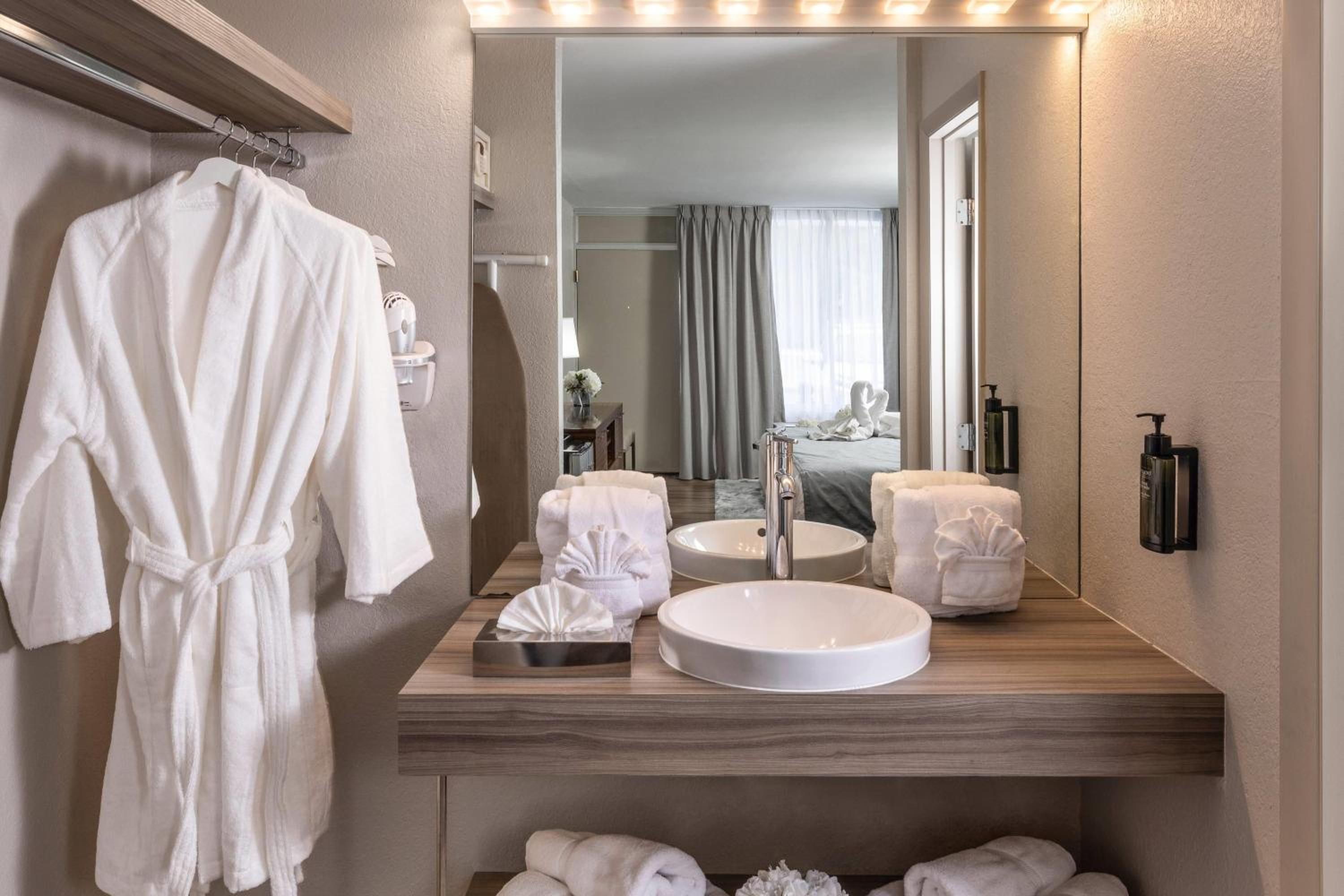 Elite King Room - Non-Smoking