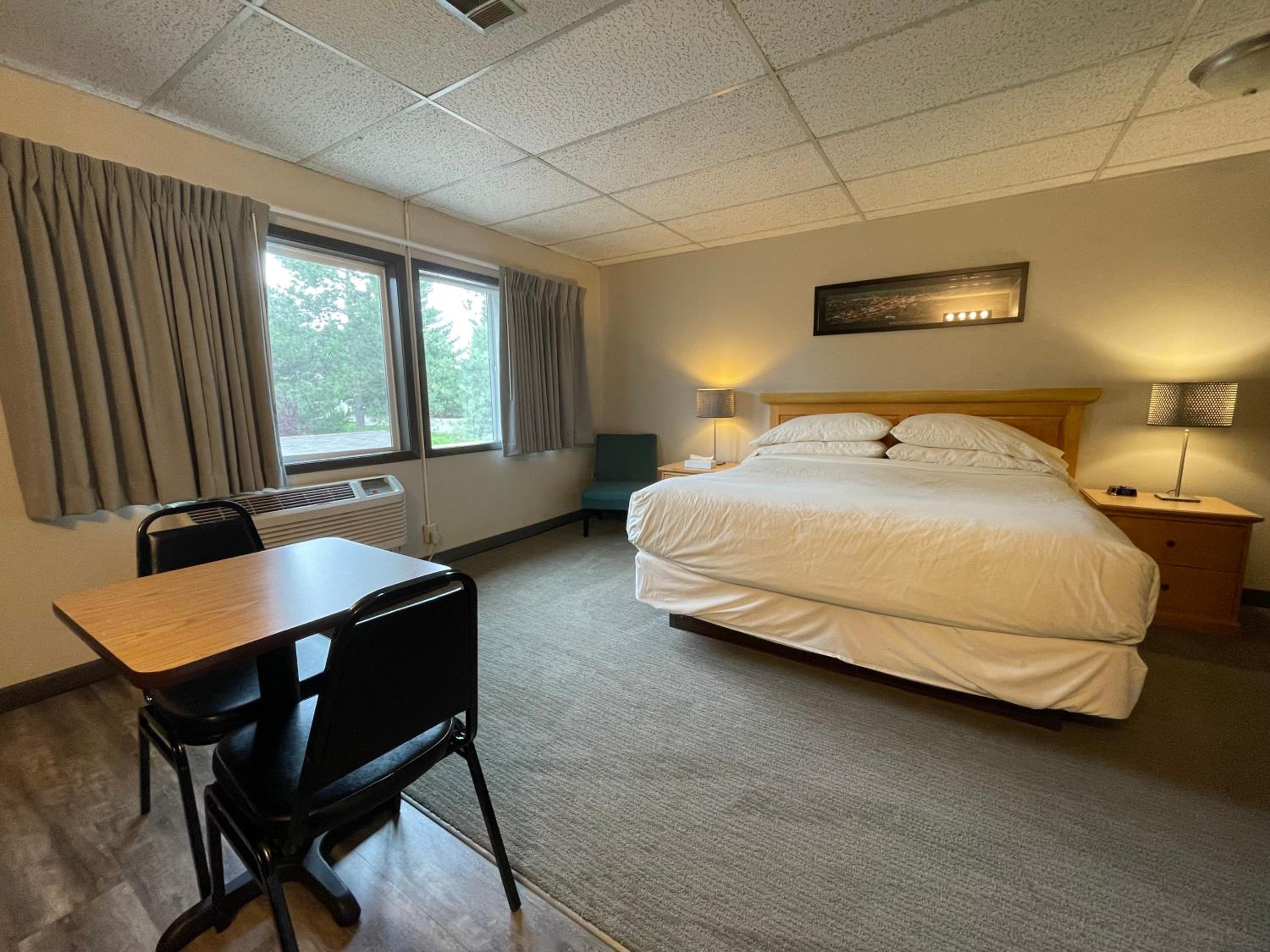 Deluxe King Room