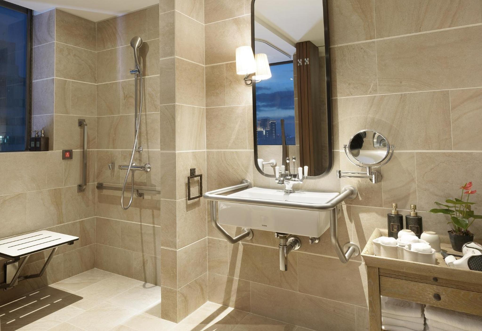 Superior Queen Room - Accessible Room
