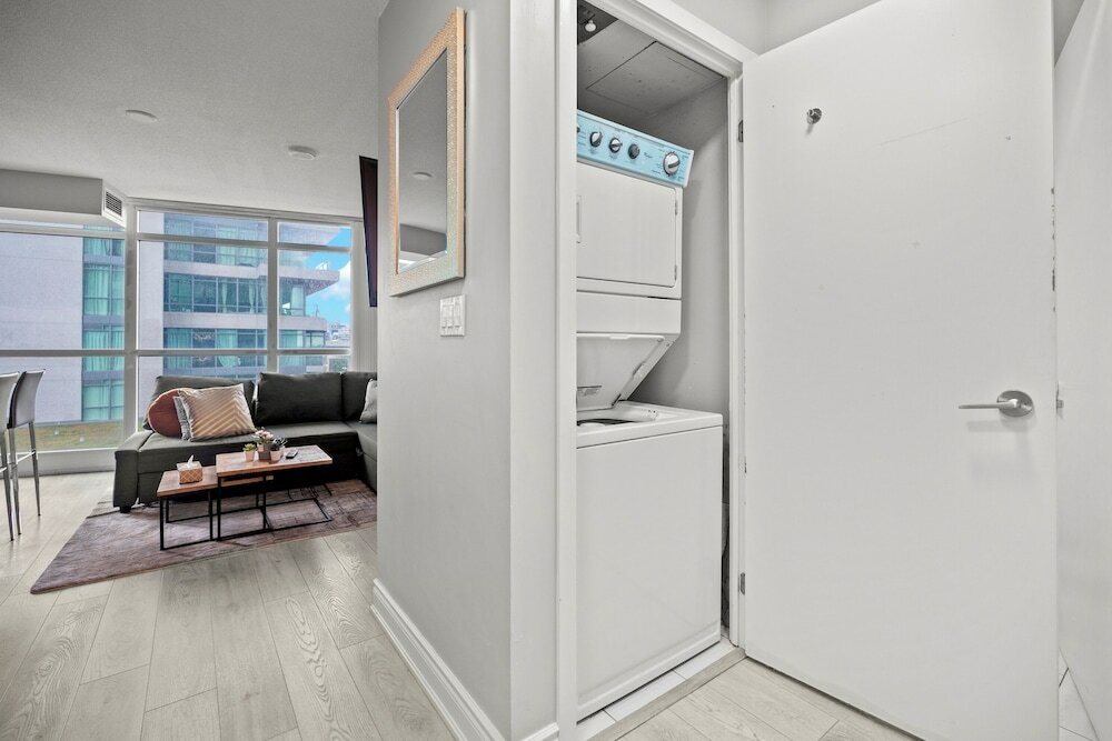 Classic Apartment, 2 Bedrooms, Balcony, Park View