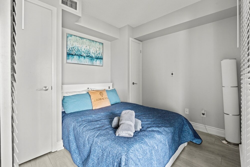 Classic Apartment, 2 Bedrooms, Balcony, Park View