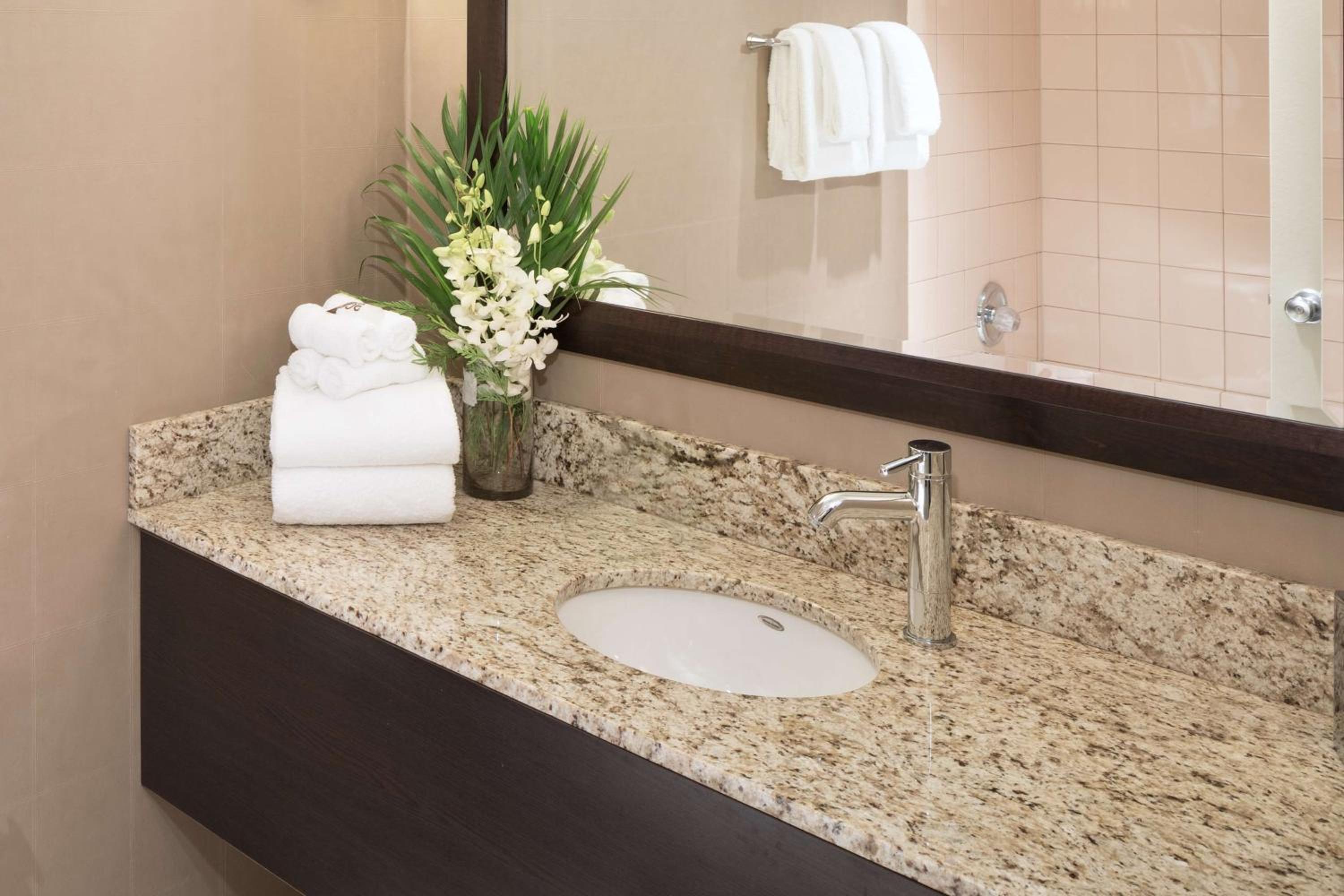 Coast Deluxe, Two Queens