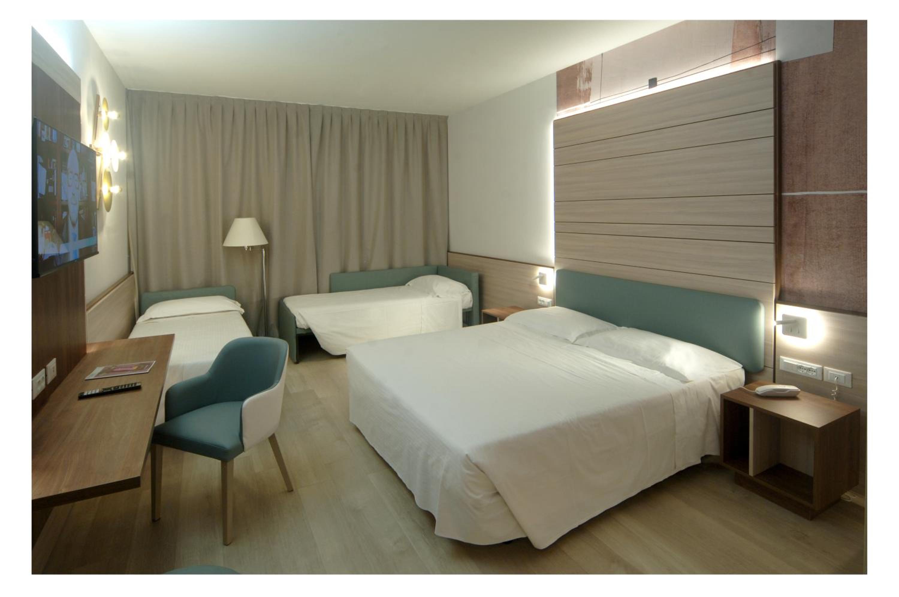 Standard Quadruple Room