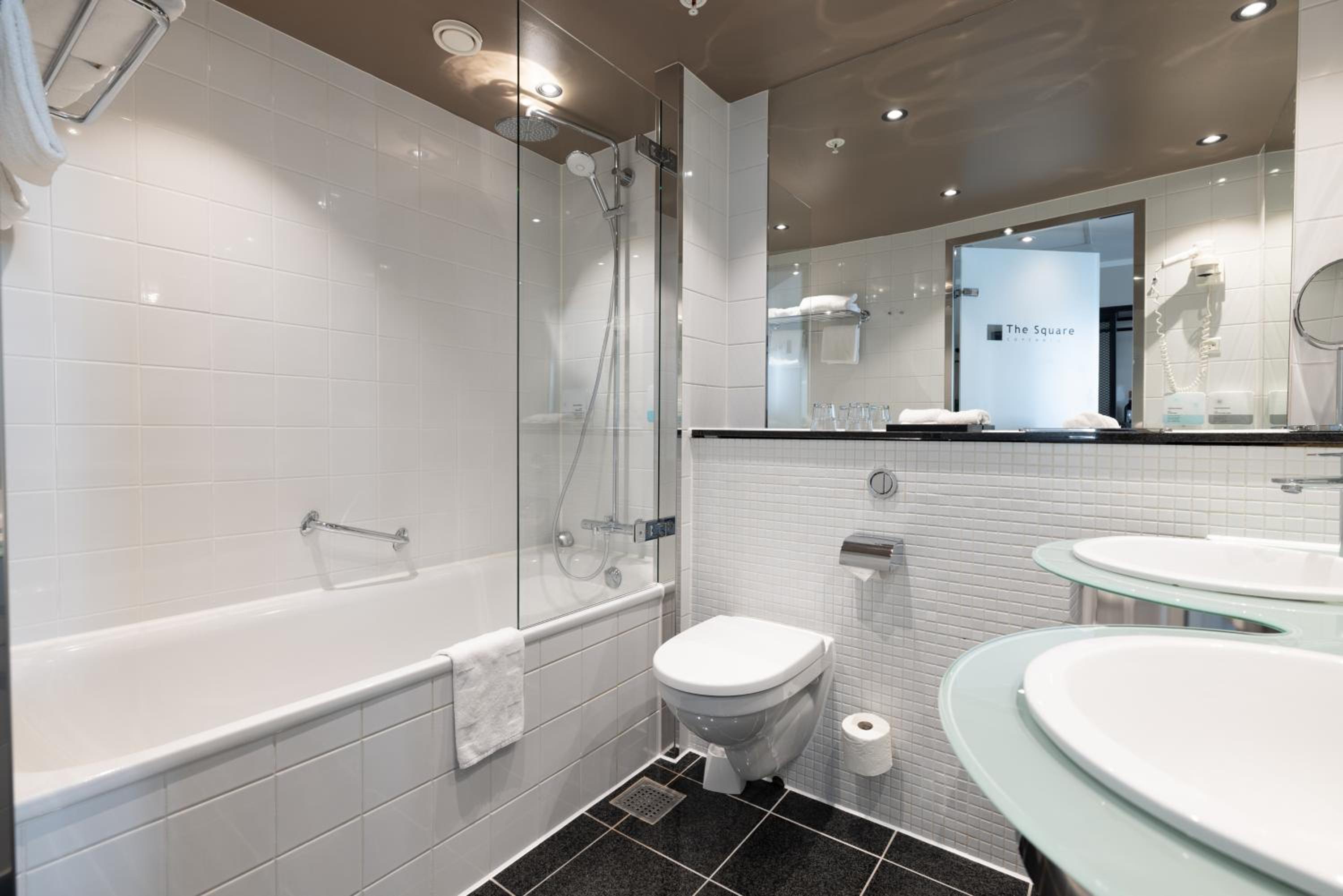 Executive King Deluxe with Lounge Access