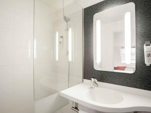 Standard Room, Multiple Beds в Ibis Paris Maine Montparnasse 14th