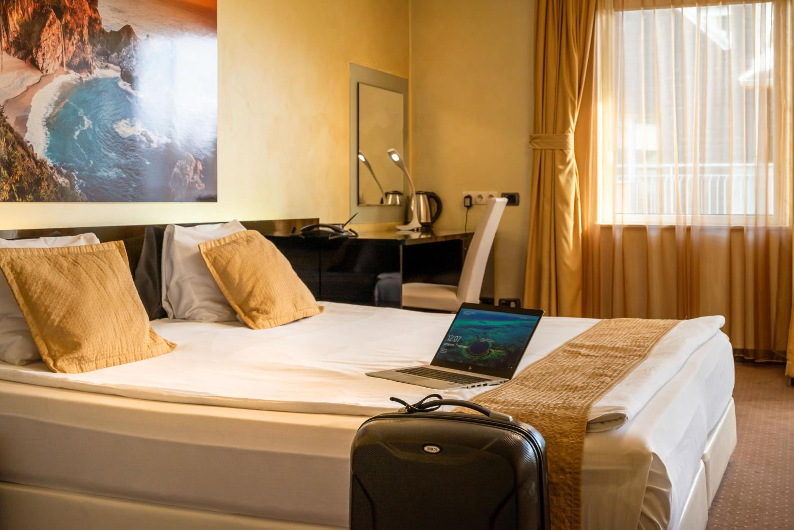 Double Room with Free Underground Parking