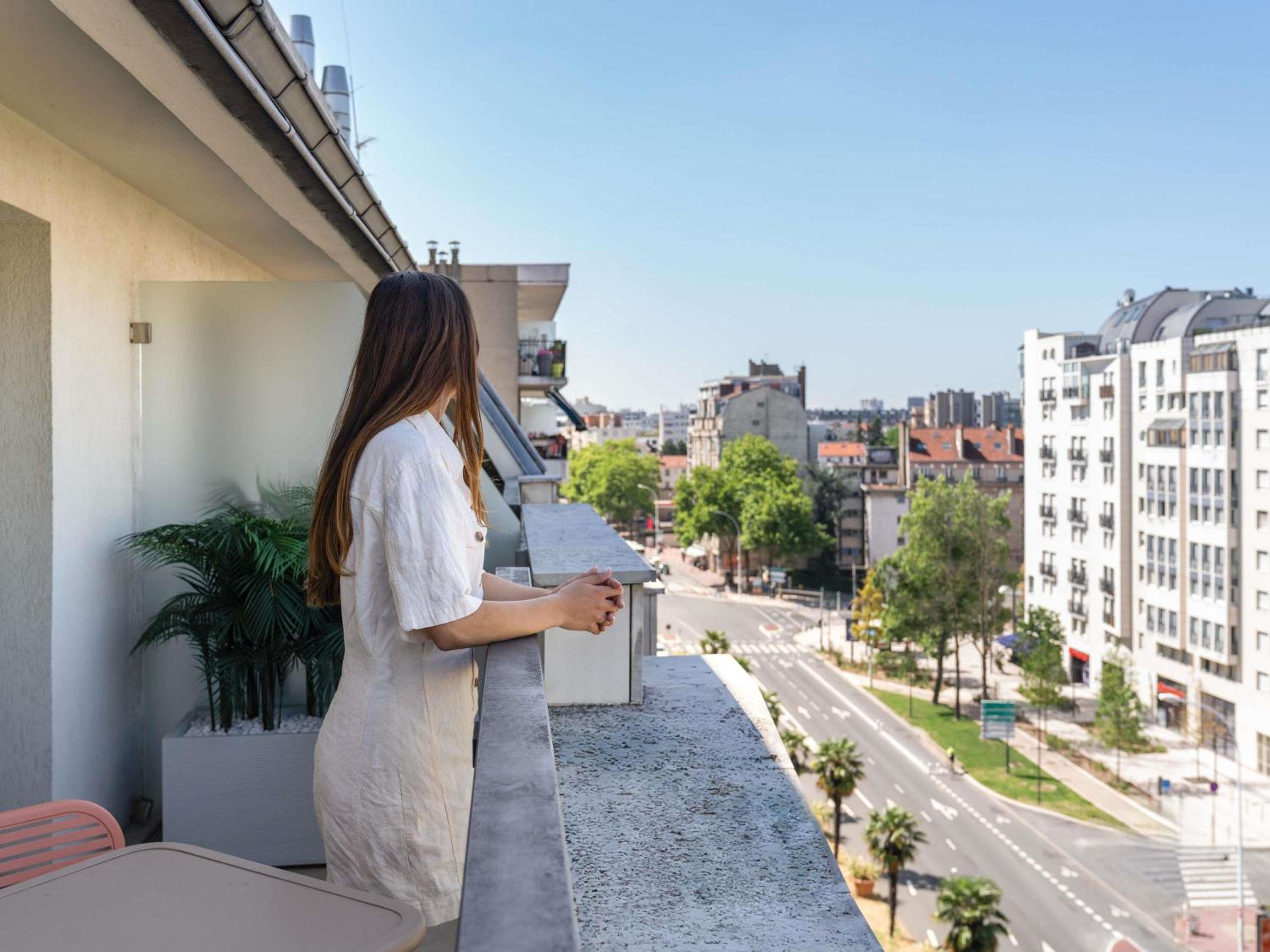 Junior Queen Suite with a Double Sofa Bed and Balcony