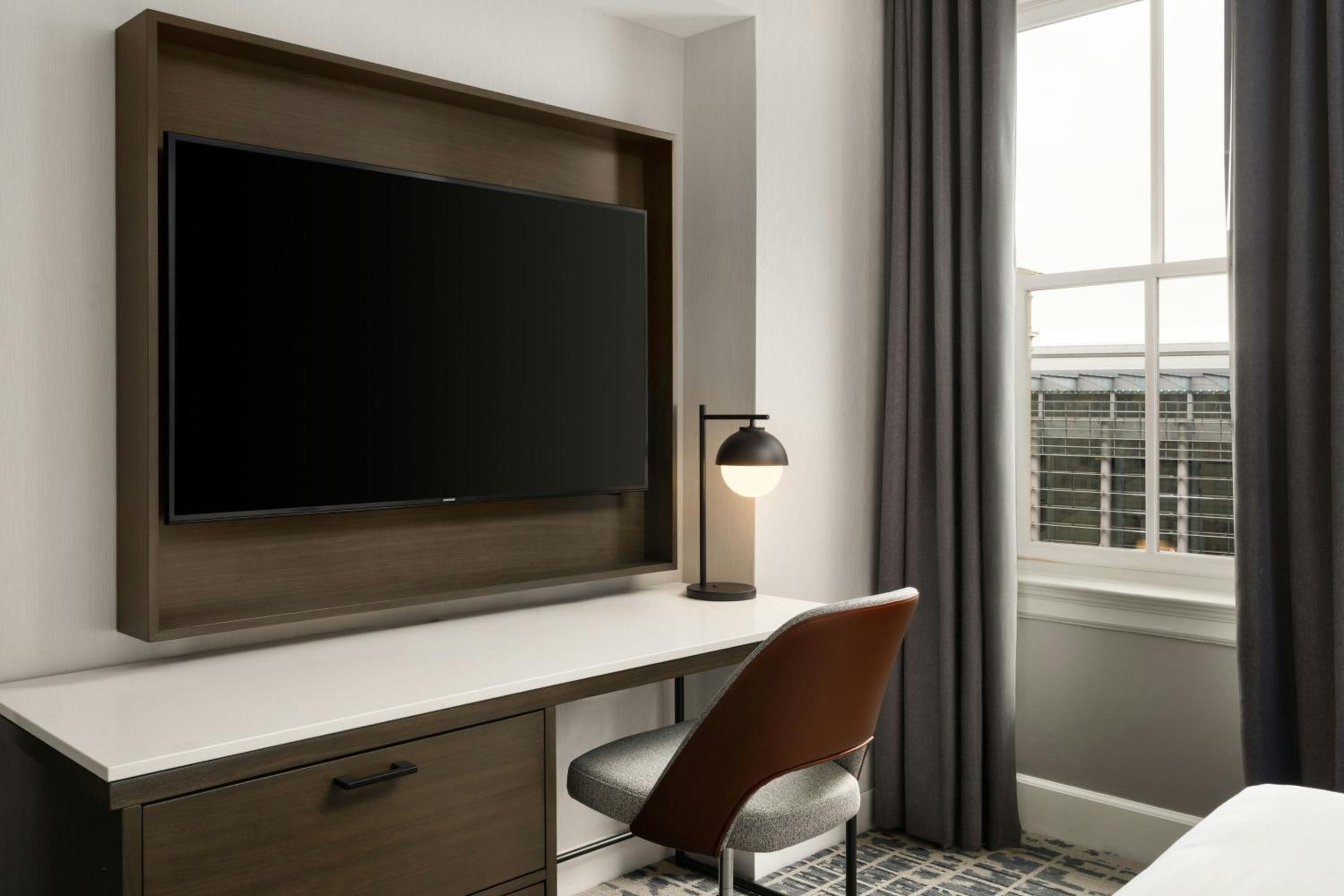 Executive King Room with City View