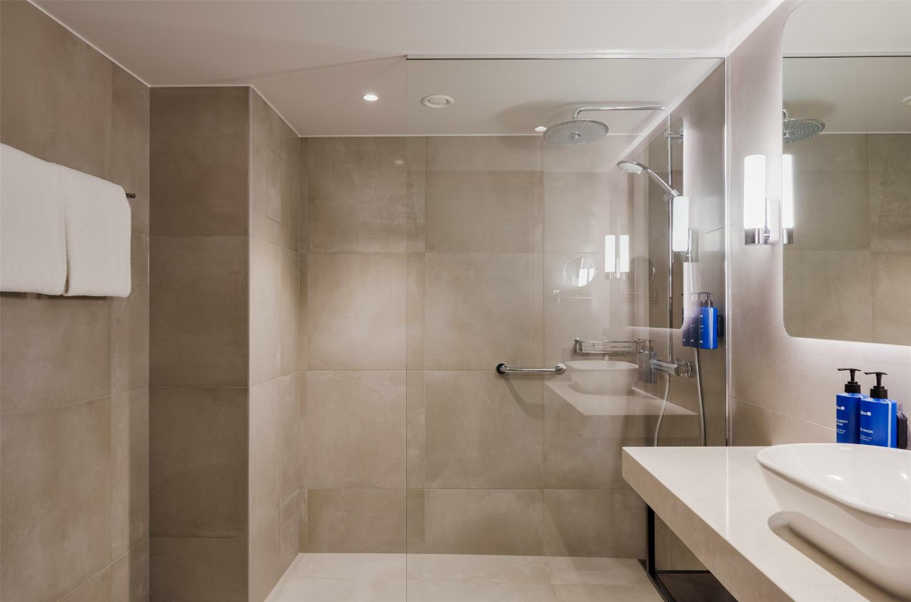 Junior Suite with Spa Access