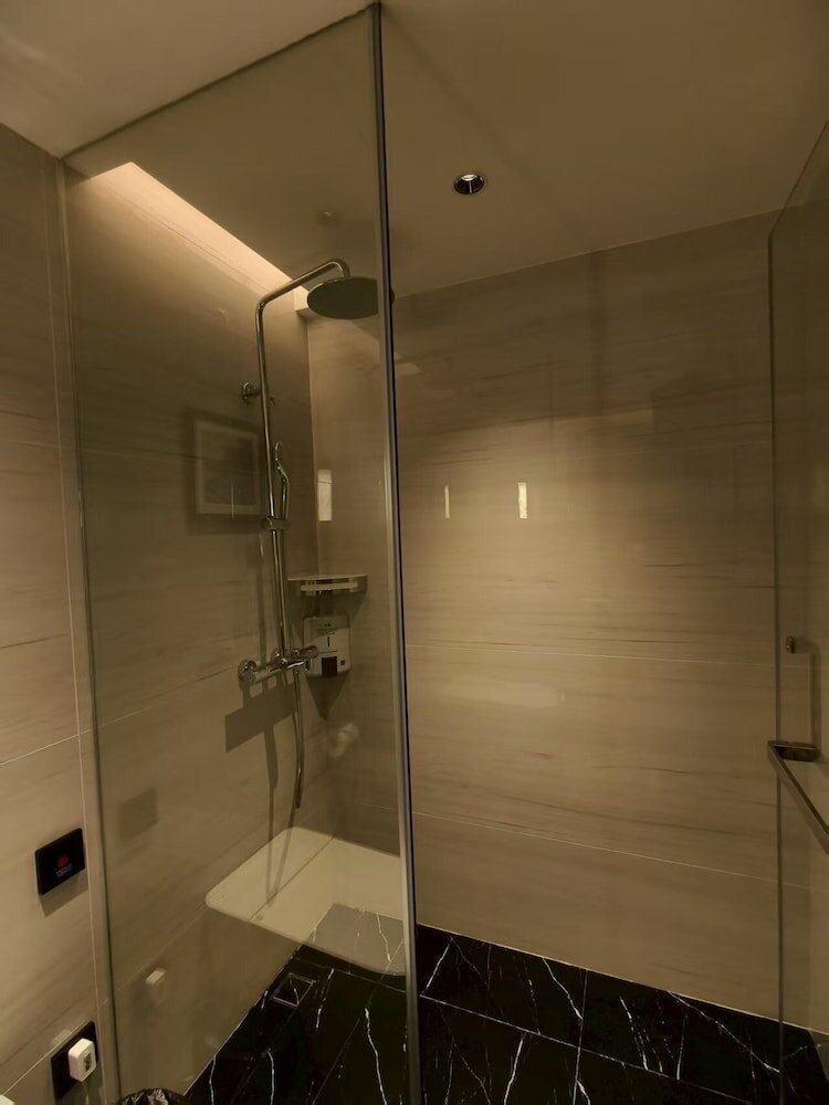 Superior Non smoking Queen Bed Room