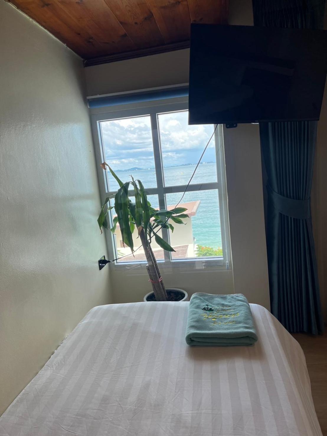 Triple Room with Sea View