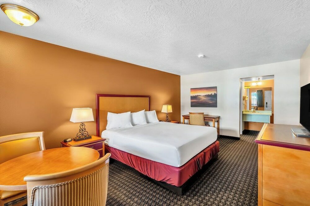 Superior Room, 1 King Bed