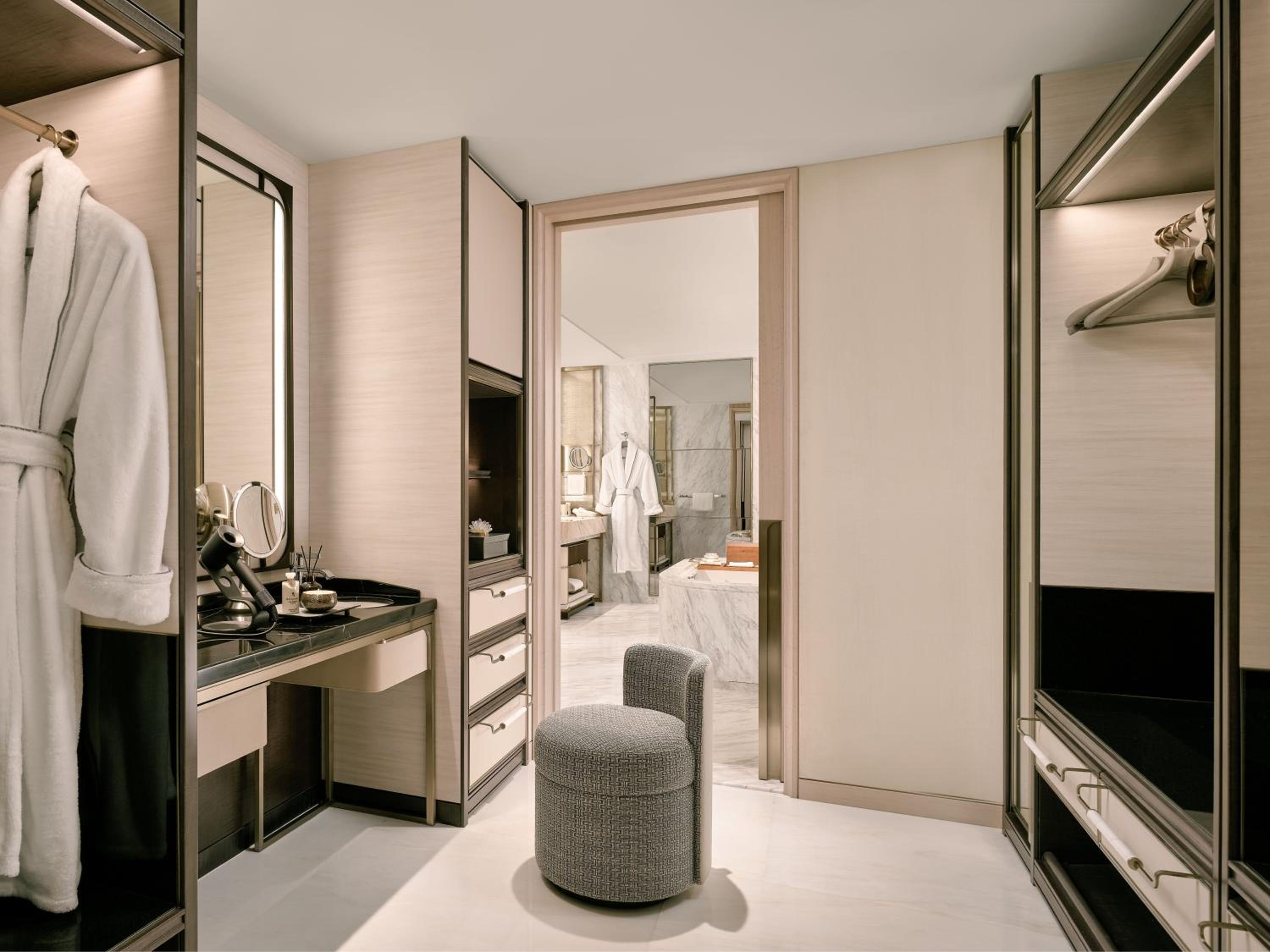 An Extended Indulgence - Paiza Premier Suite King Sea View