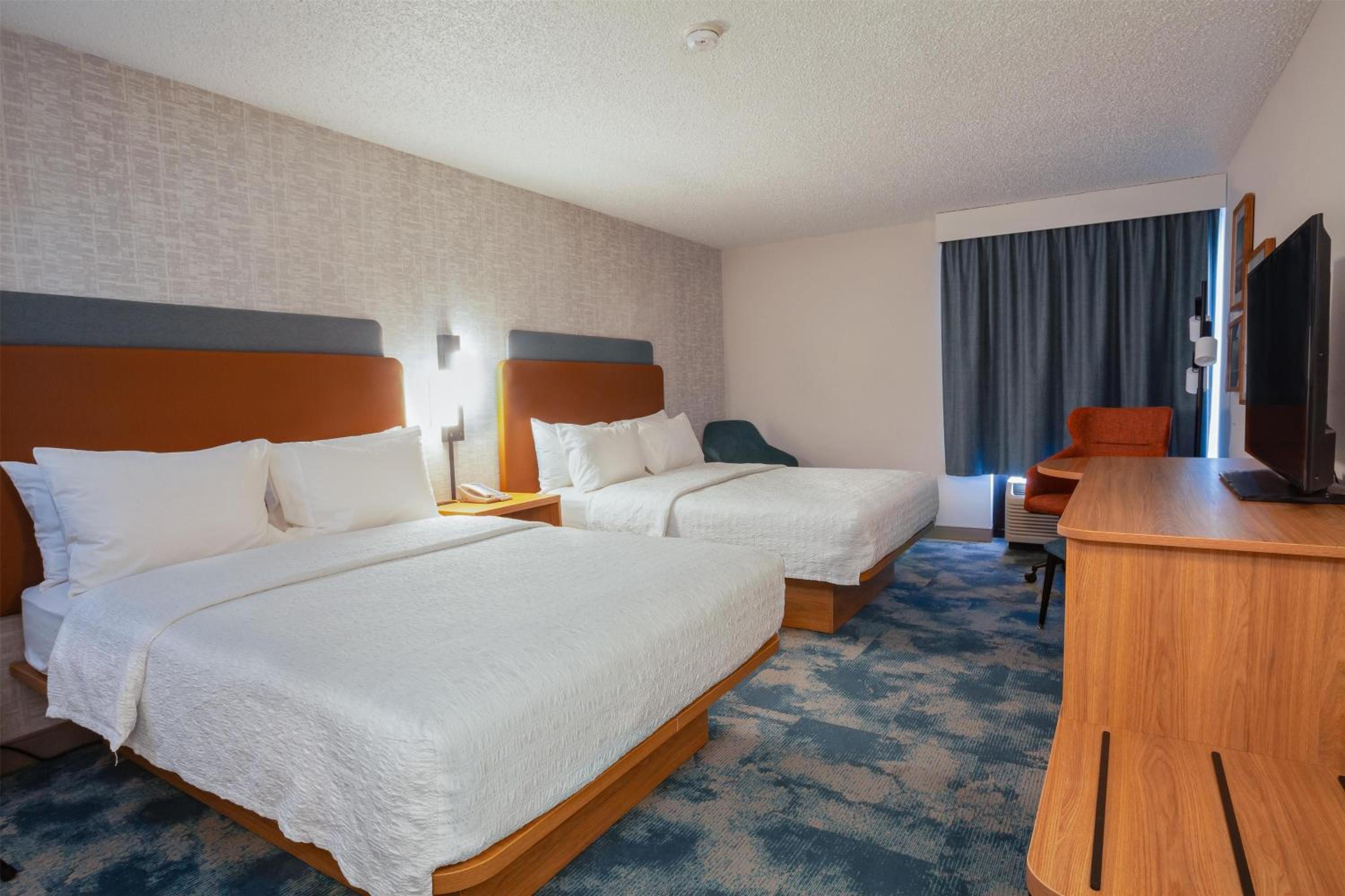 Queen Room with Two Queen Beds - Hearing Access/Non-Smoking