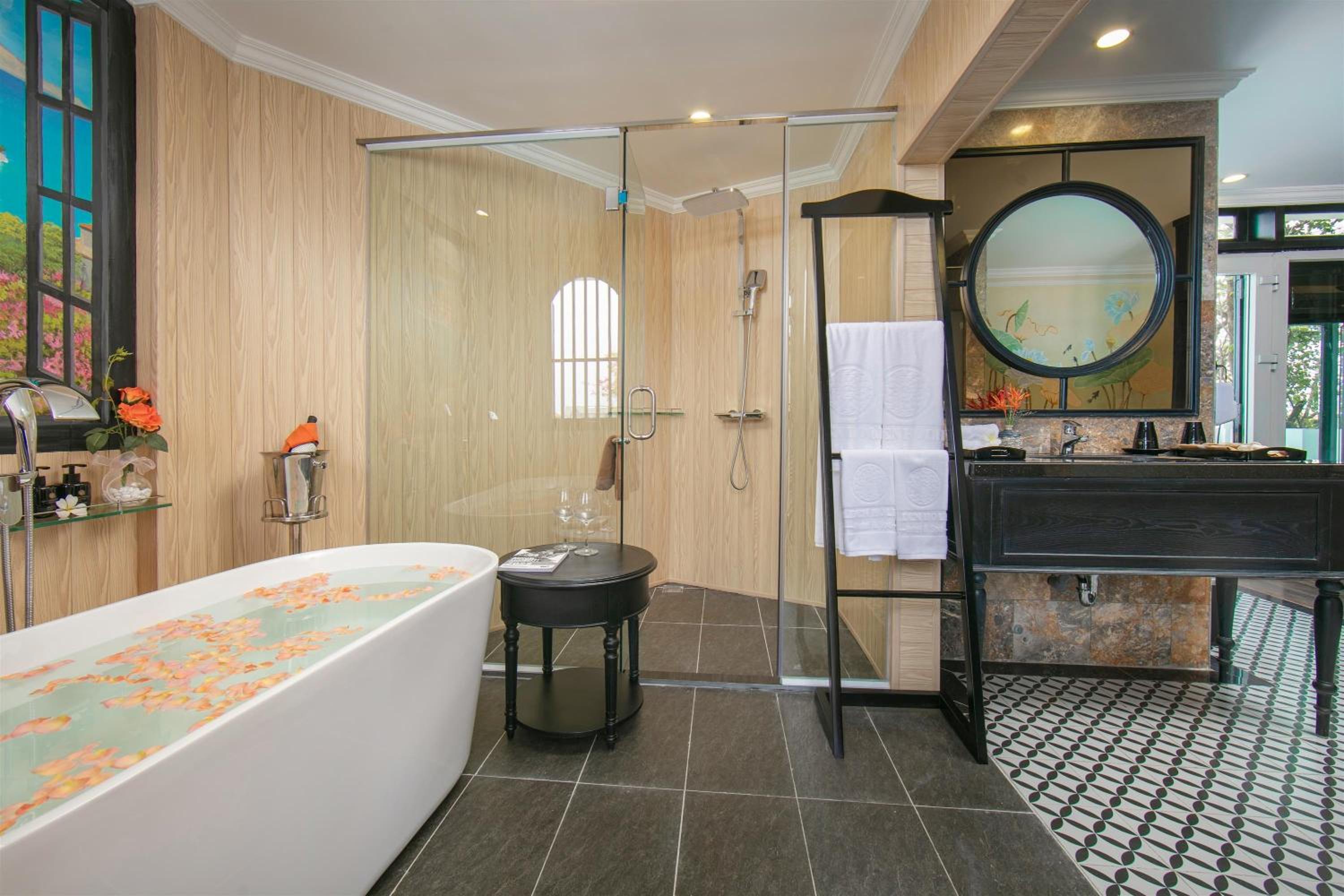 Golden Suite Panorama View & Balcony