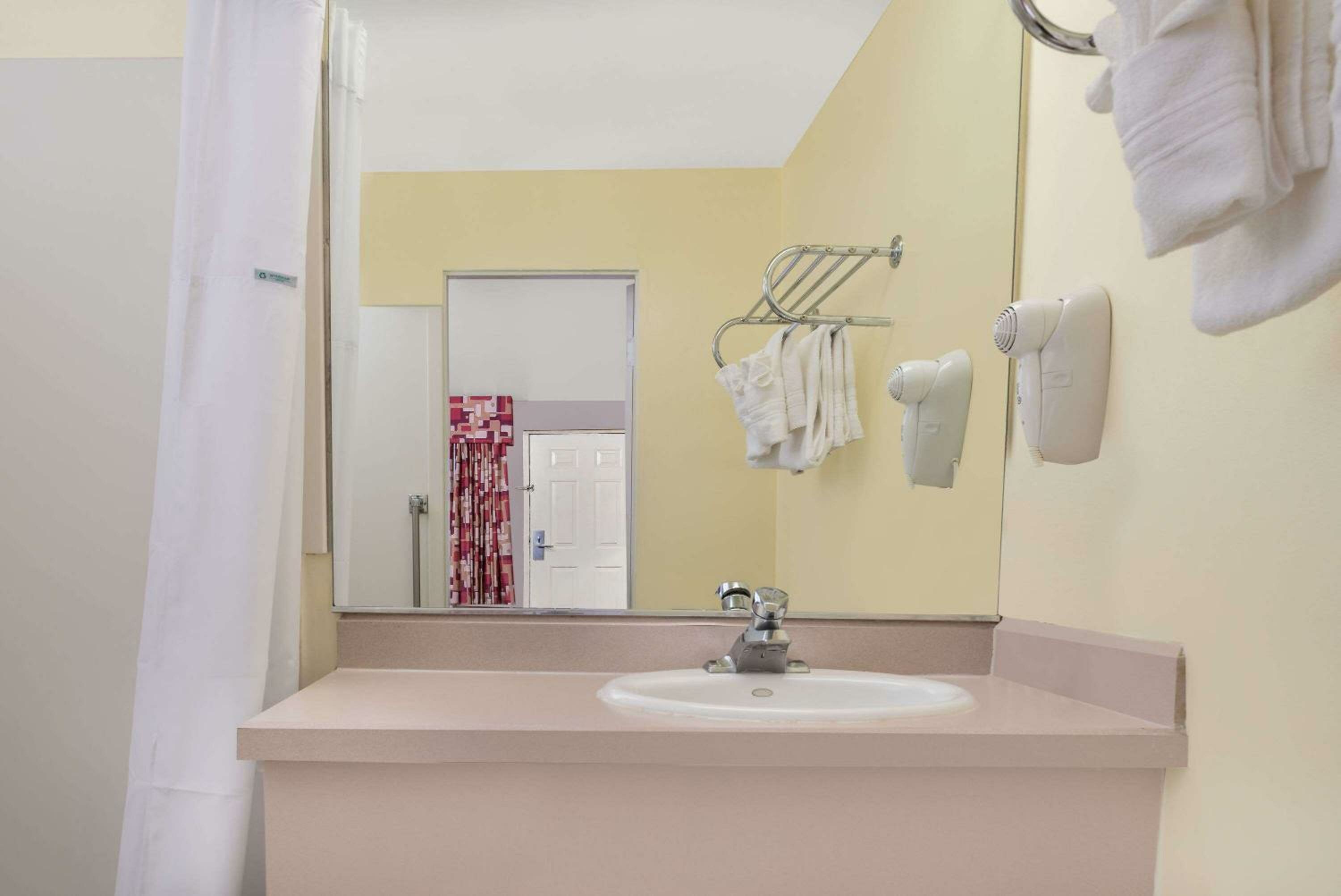 Double Room with Two Double Beds - Non-Smoking