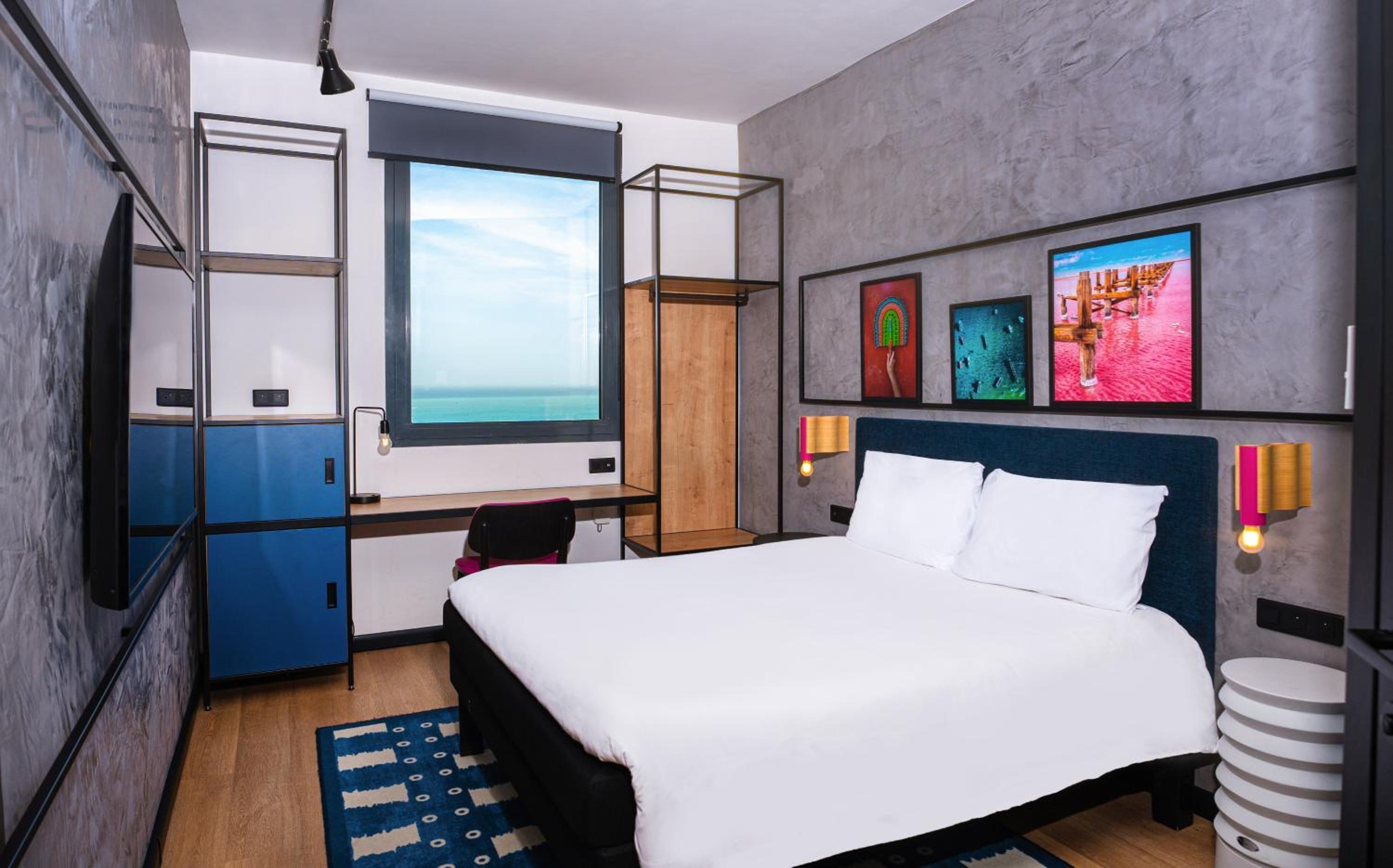 Standard Room With One Double Bed - Sea Side