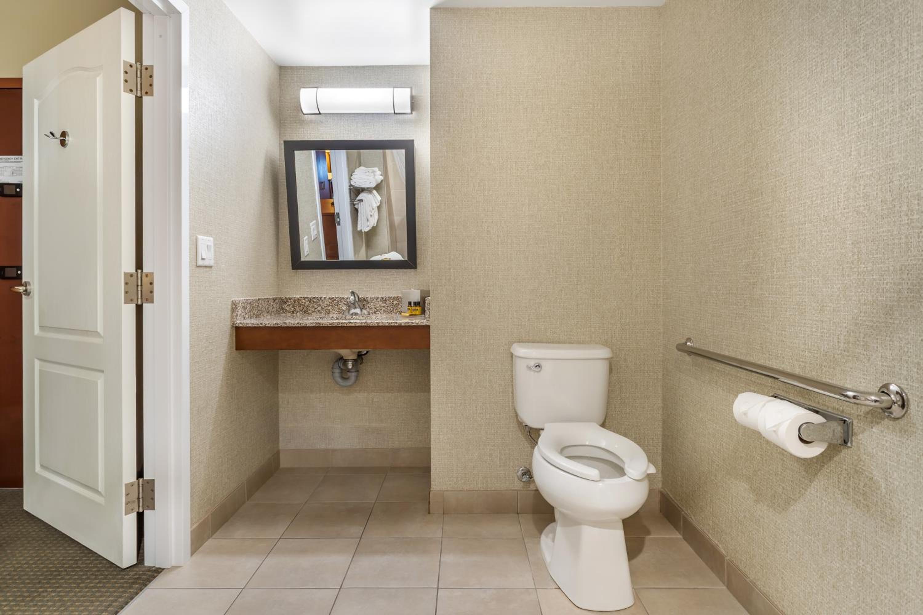 King Room with Roll-in Shower - Disability Access/Non-Smoking