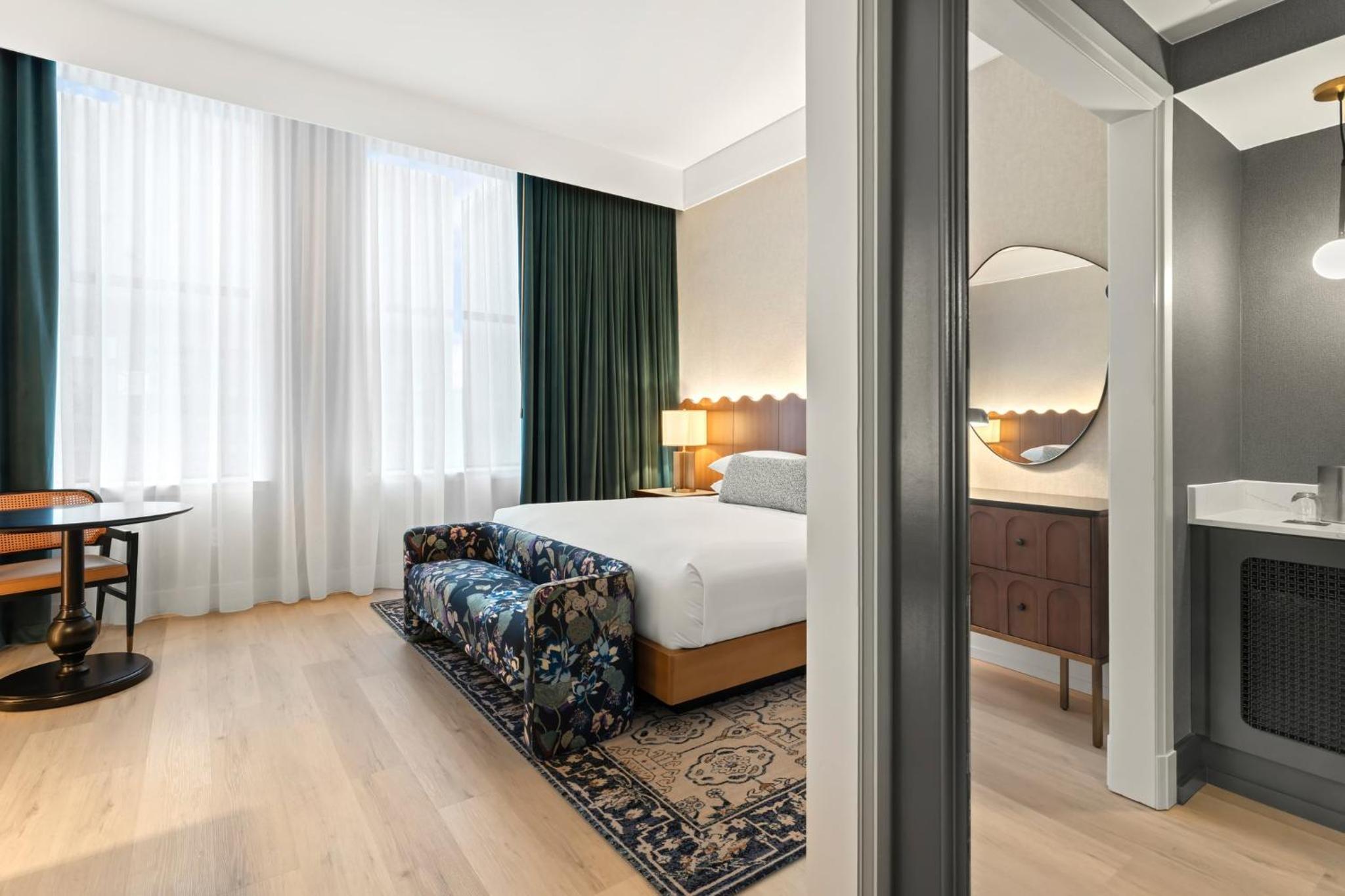 King Room with Mobility Accessible Roll-In Shower - Non-Smoking